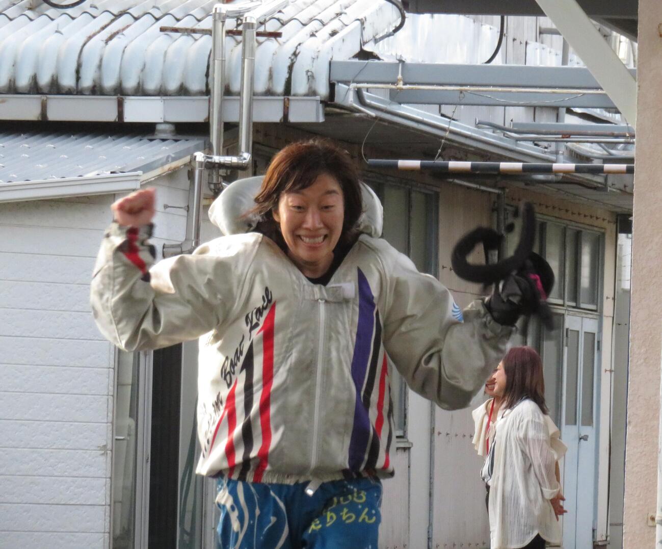 準優12Rのイン逃げを喜ぶ三浦永理