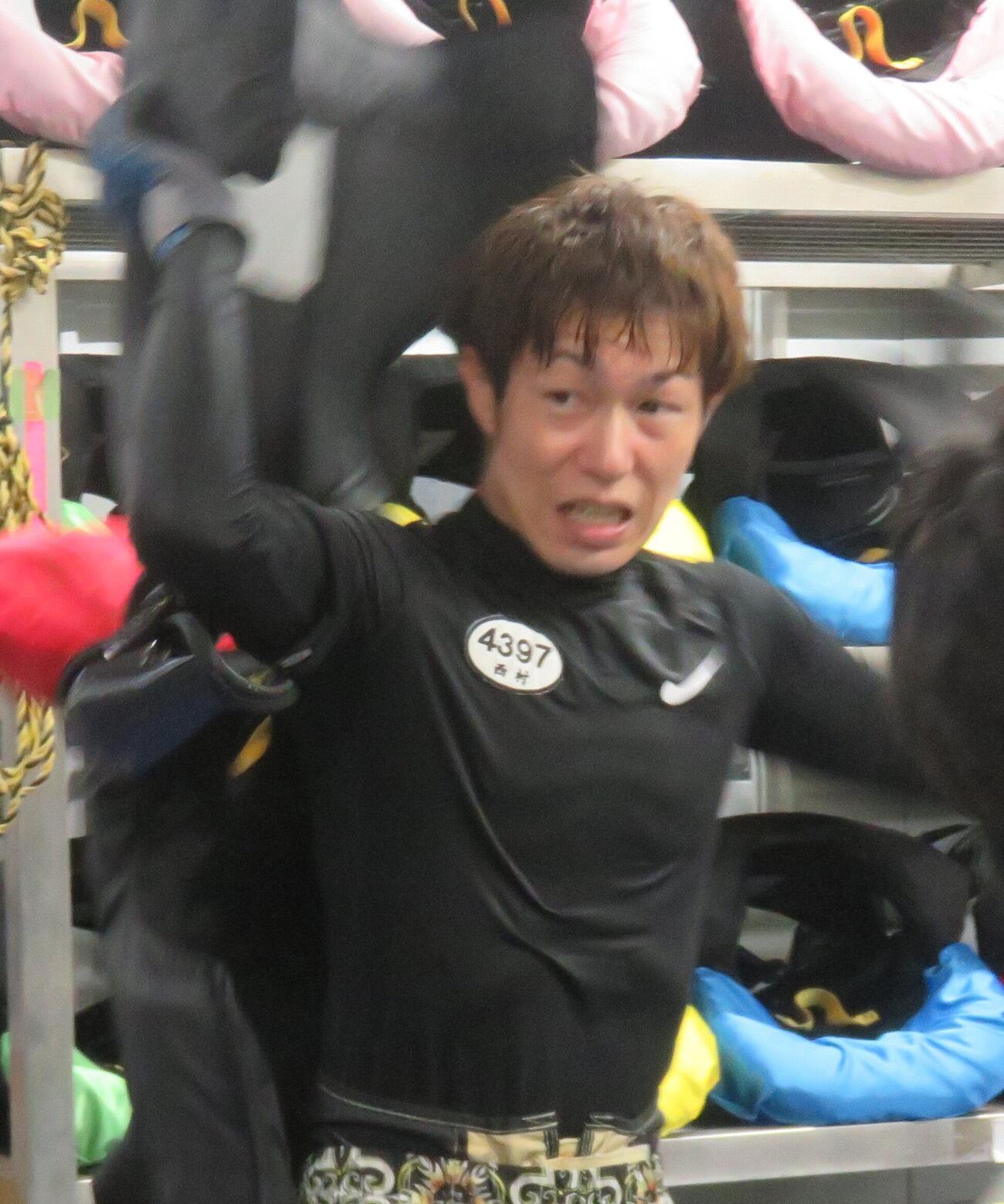 西村拓也が12R江戸川選抜を差し切り、前半4着から巻き返した