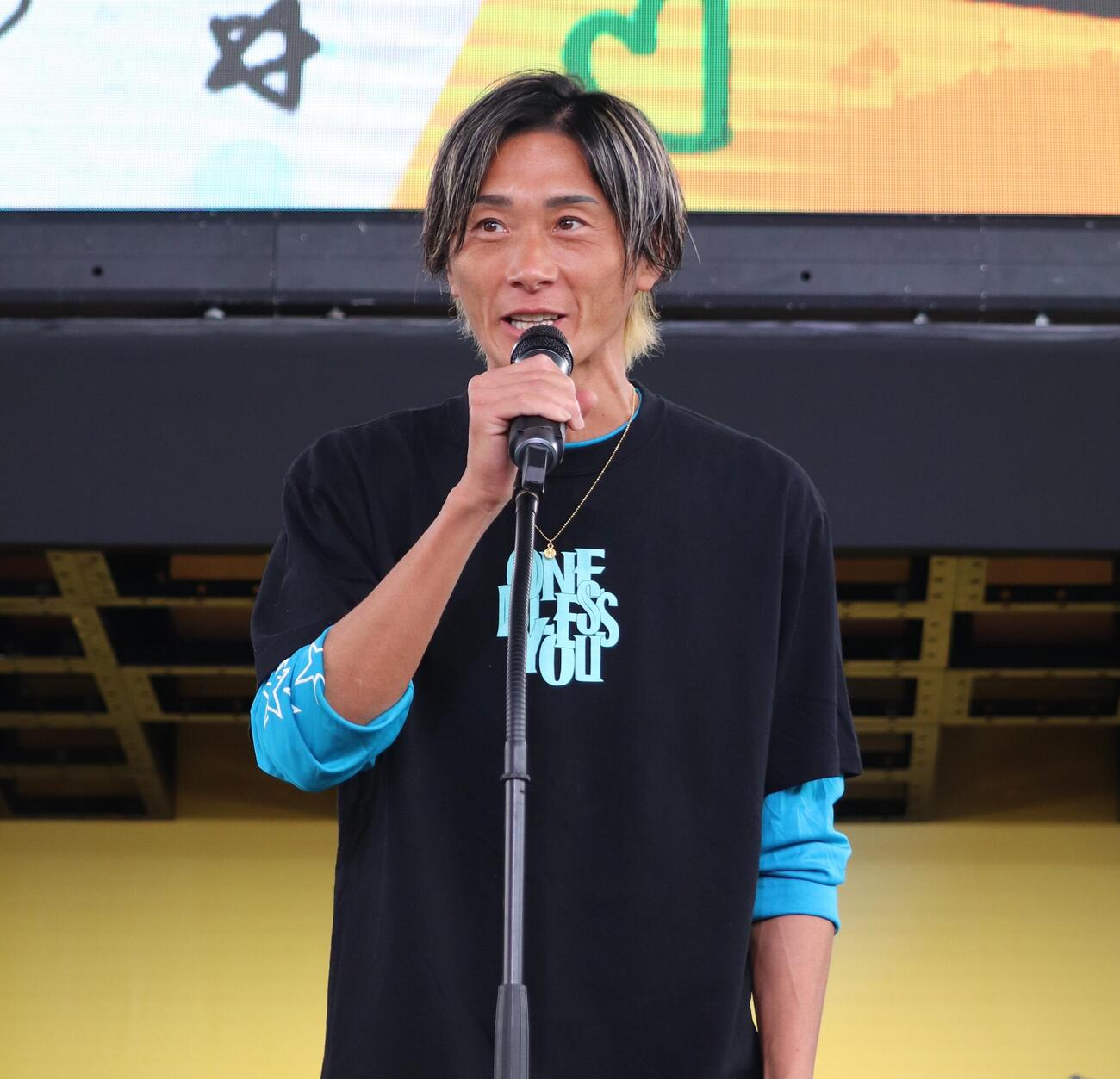 初日オープニングセレモニーでの峰竜太