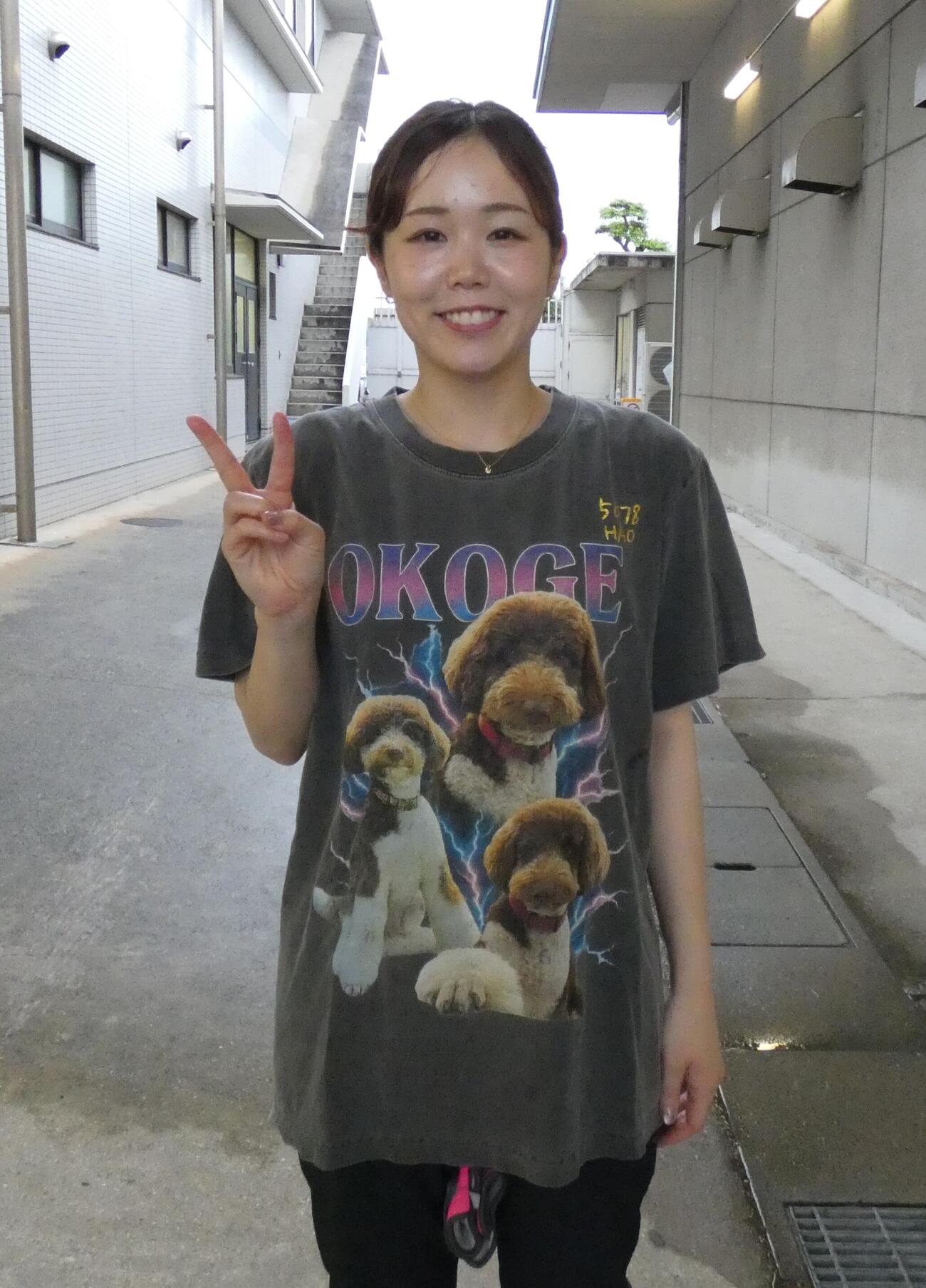 山川波乙が愛犬のためにも頑張る！（撮影・前原一樹）