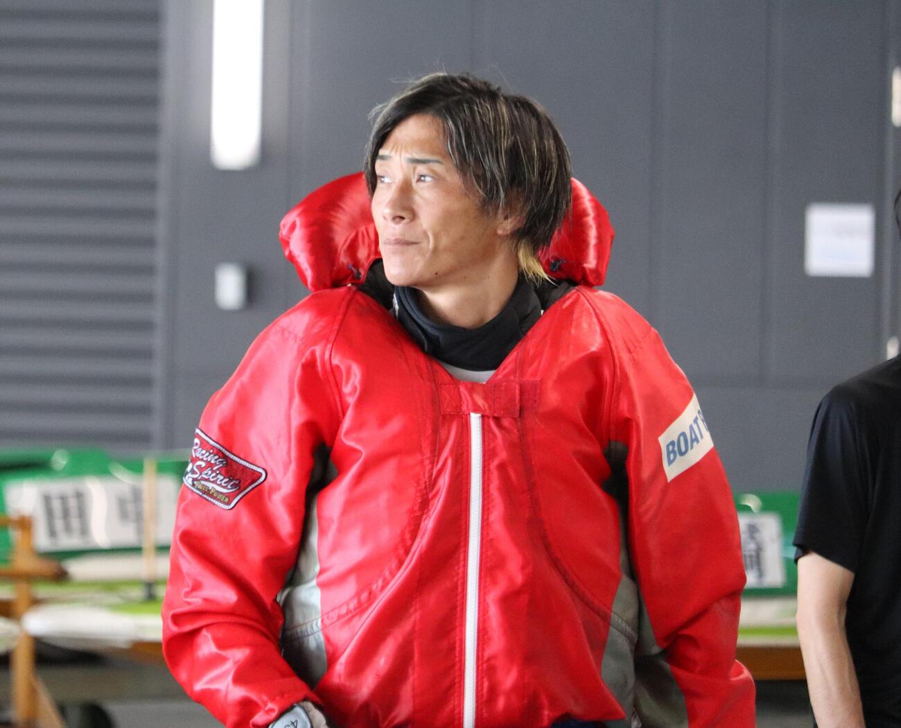 峰竜太31号機を手の内に入れた