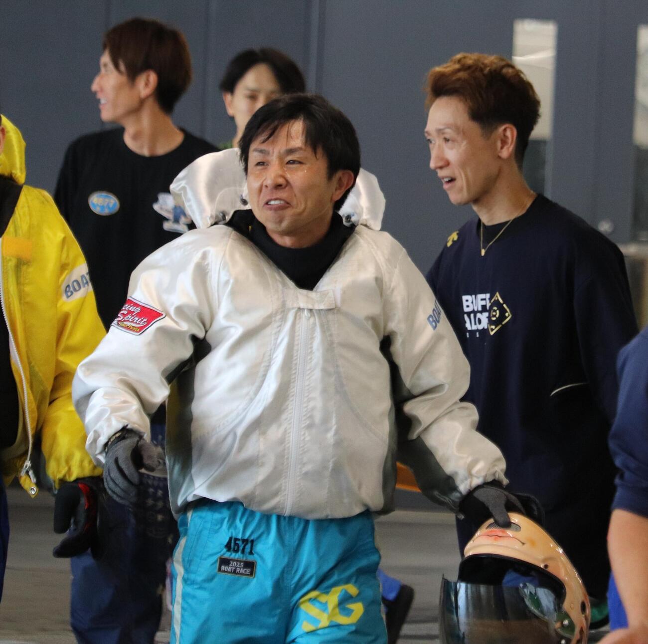 菅章哉が再度、チルト3度の強伸び仕様に取りかかる
