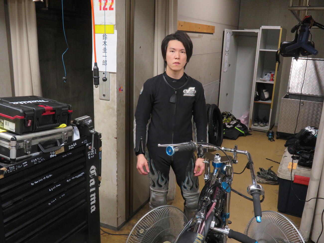 厳しい状況の中で2着まで追い上げた天才レーサー鈴木圭一郎（撮影・小川将司）
