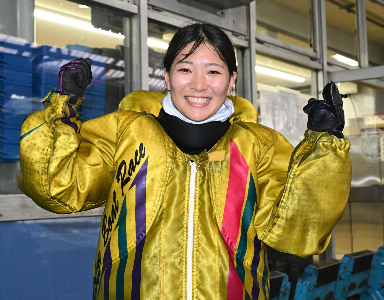 第3日6R予選で初勝利を飾り喜ぶ諏訪玲奈（撮影・千葉一成）