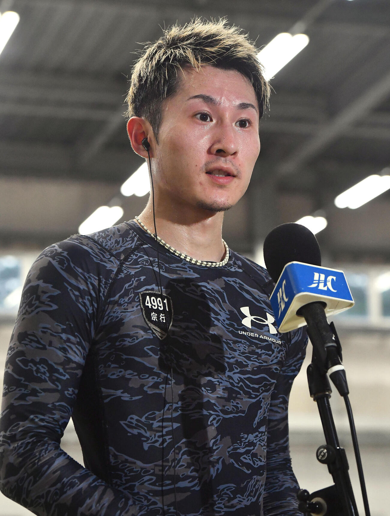 7Rの勝利インタビューを受ける宗行治哉（撮影・岩下翔太）