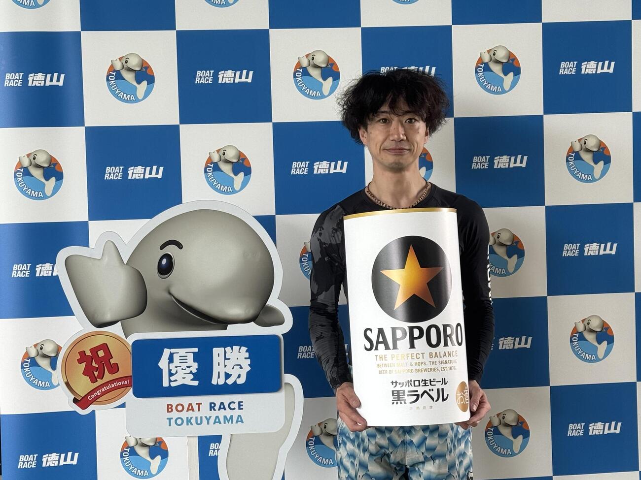 今年初、通算31度目のVを飾った杉山裕也