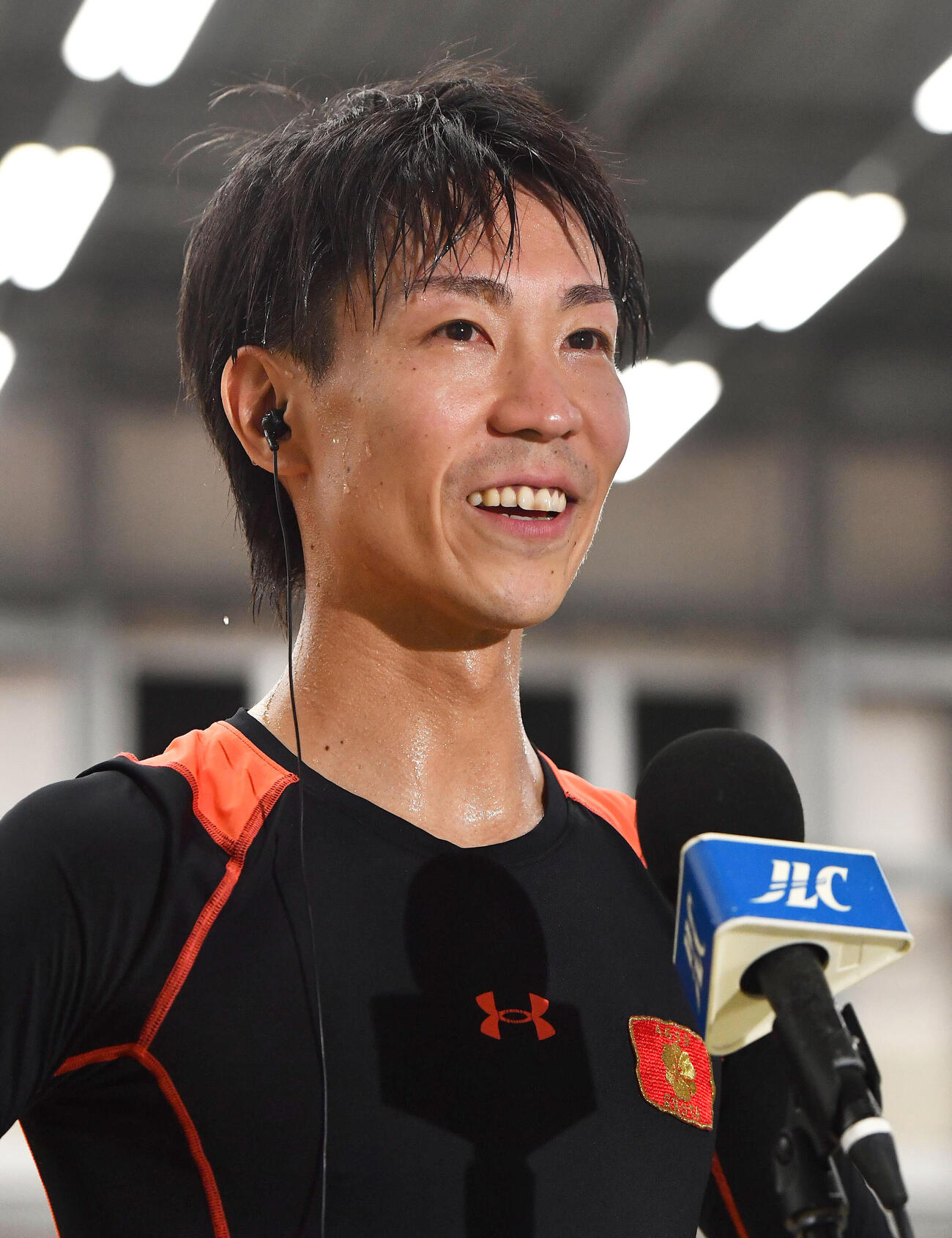 11R準優勝戦、1着で優出を決め、笑顔で勝利者インタビューを受ける木下翔太（撮影・岩下翔太）