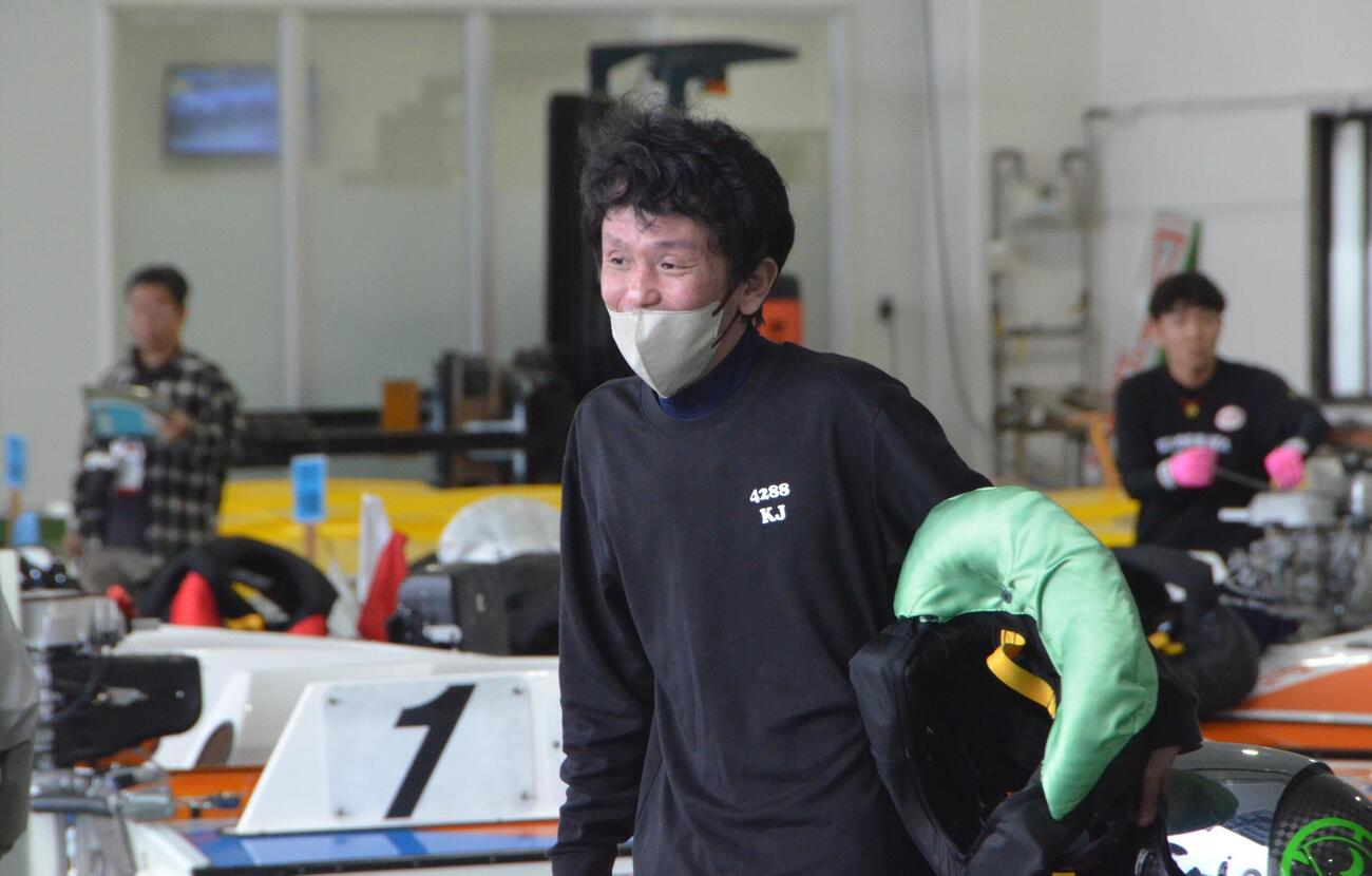初日12Rで逃げを狙う永田啓二