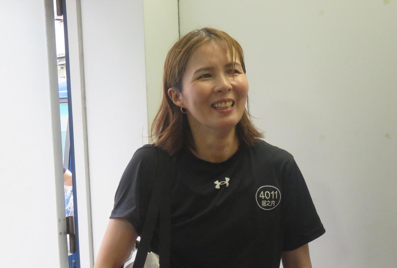 12R平和島選抜をまくり快勝し笑顔の堀之内紀代子