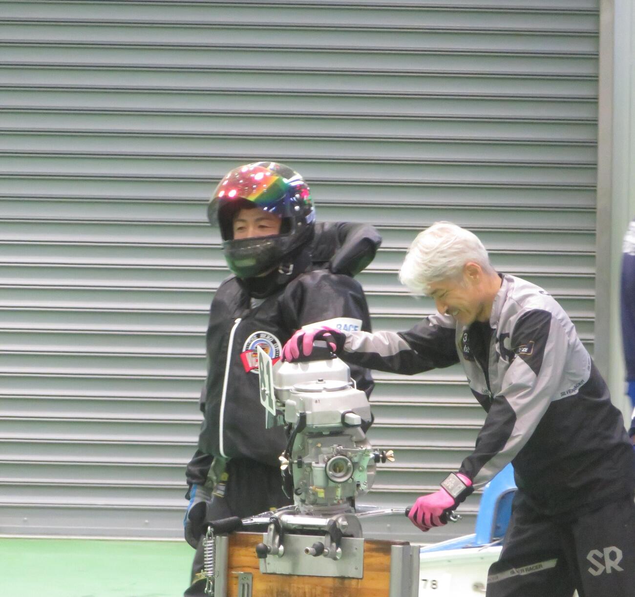 7Rでコンマ01のフライングを切った石野貴之（左）