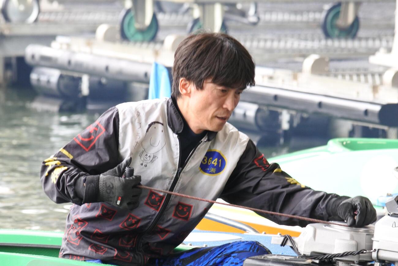 一瀬明は63号機の持ち味を生かすか、自分仕様にするか思案する