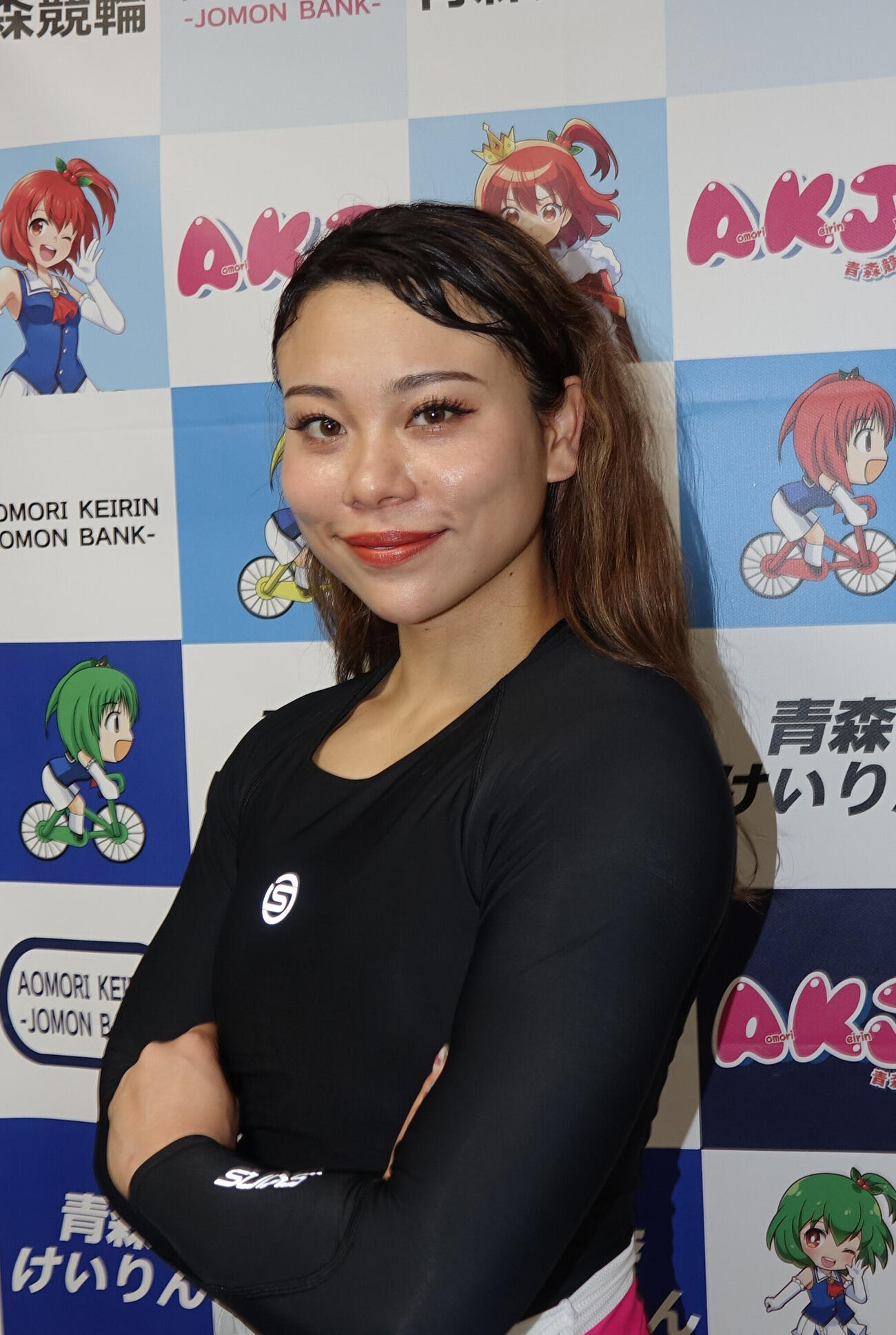 外国人2人を相手に立ち向かう太田りゆ
