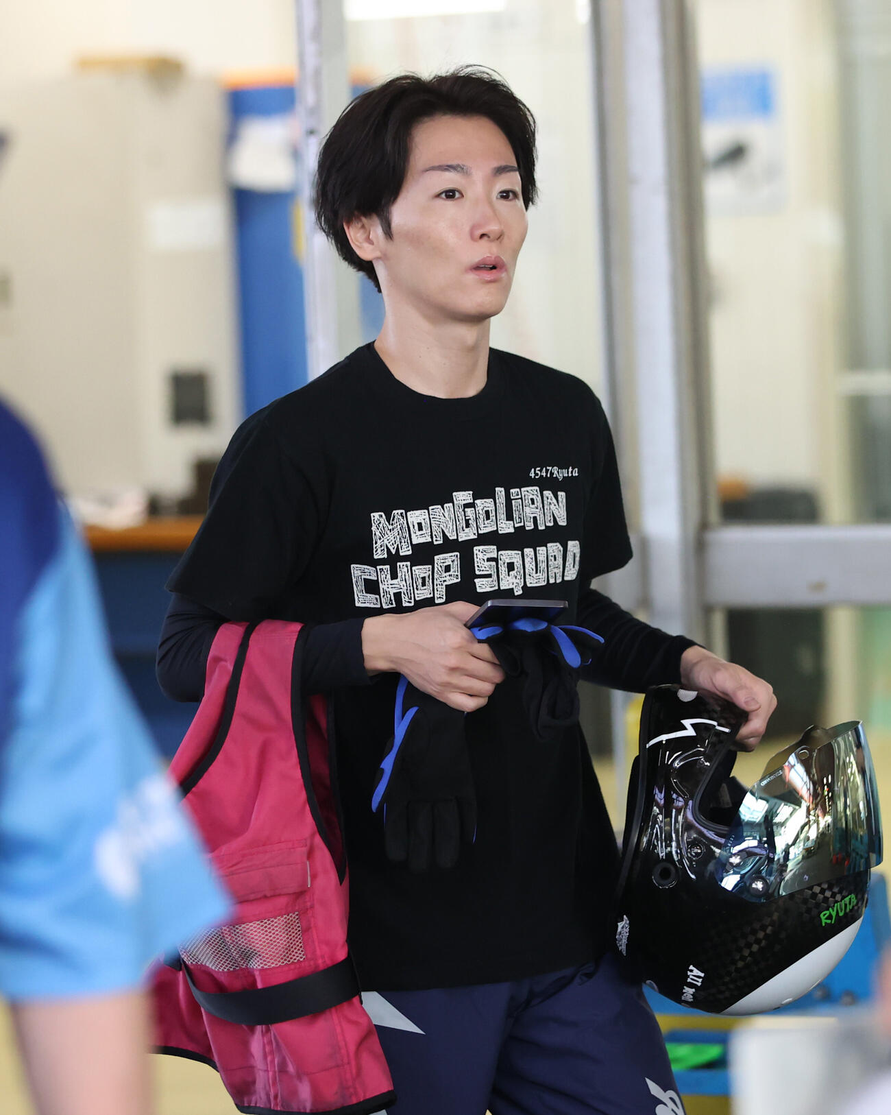 練習に向かう中田竜太（撮影・柴田隆二）