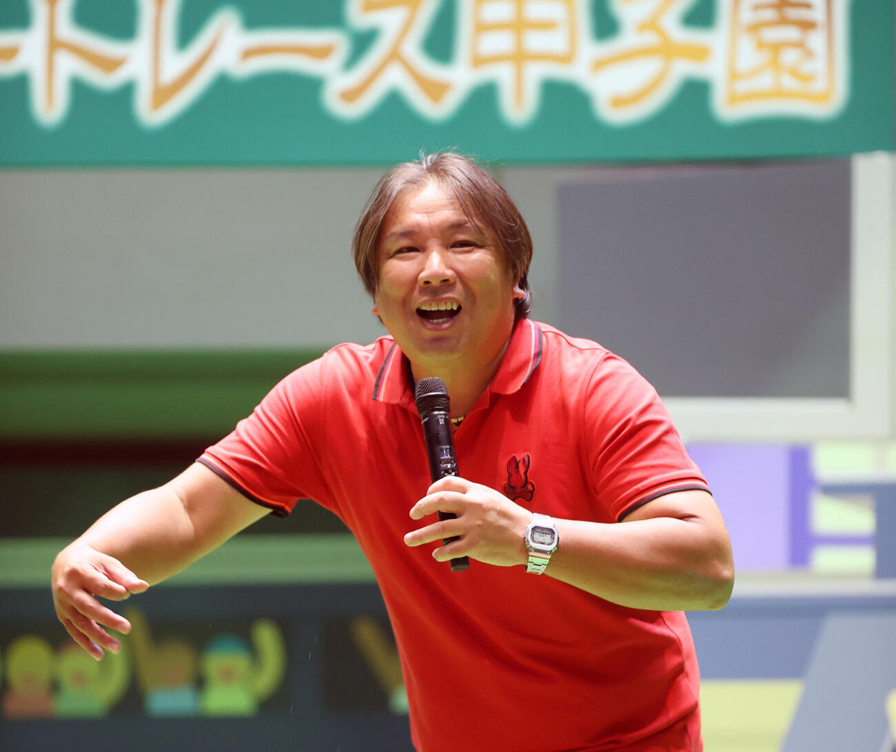 トークショーする元ロッテの里崎智也氏（撮影・柴田隆二）