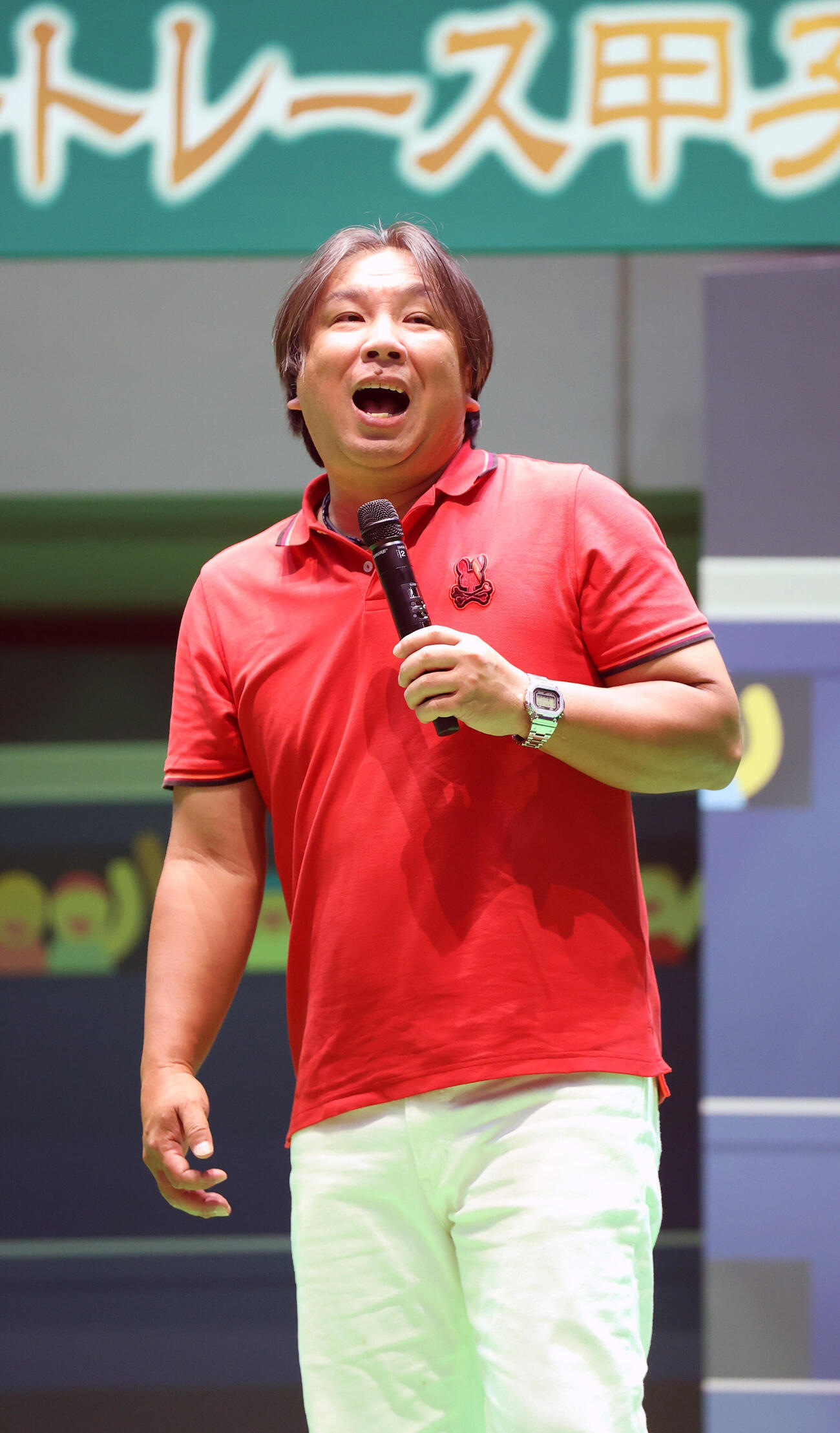 トークショーする元ロッテの里崎智也氏（撮影・柴田隆二）