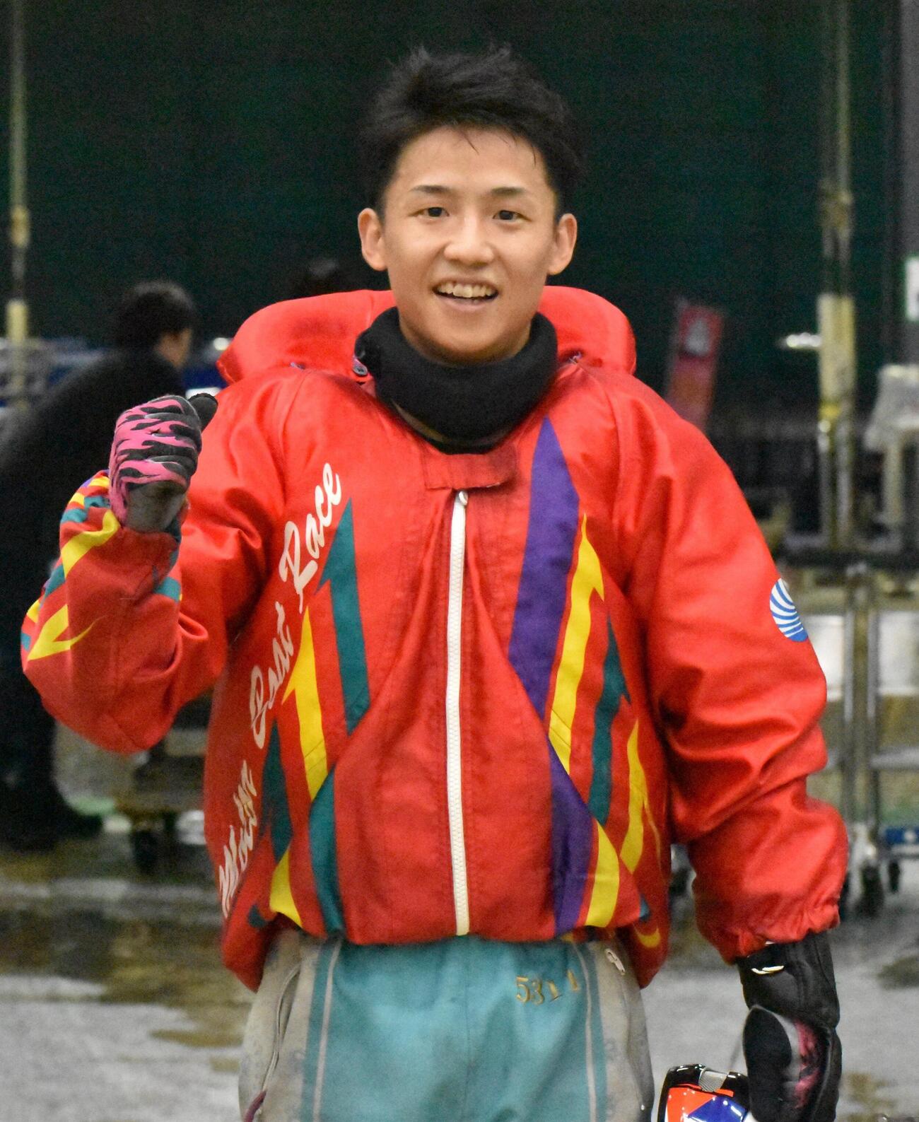 小林京平がうれしいデビュー初Vを飾った