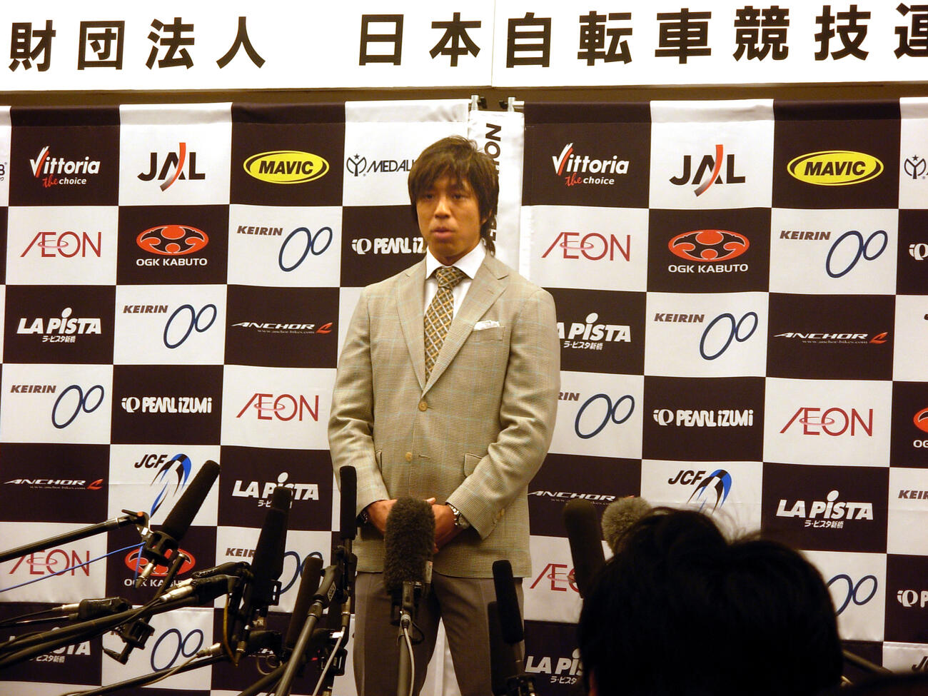 北京五輪への抱負を口にする北京五輪自転車トラック代表の伏見俊昭さん（2008年5月撮影）