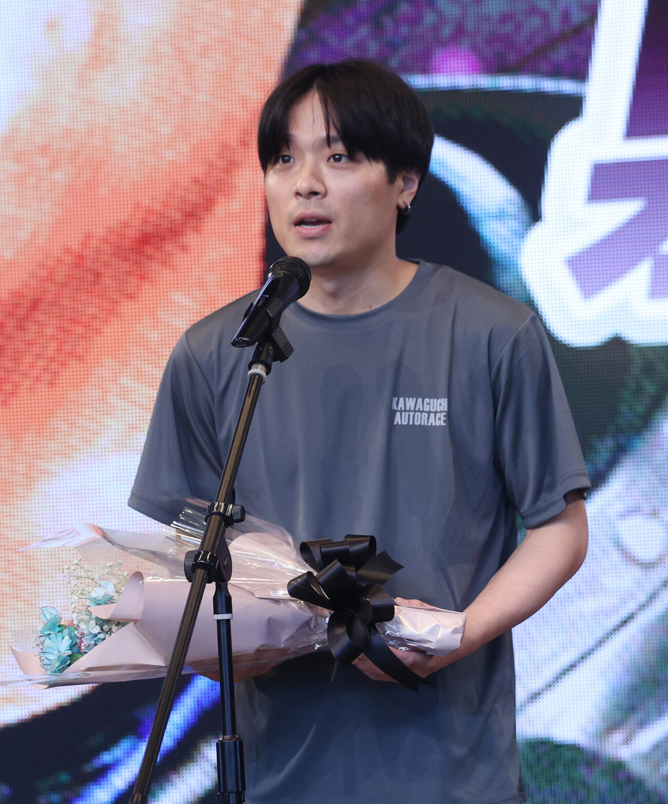 優勝戦出場選手紹介式であいさつする泉田修佑（撮影・柴田隆二）