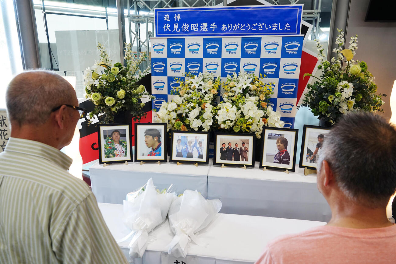 いわき平競輪場にも献花台が設置され、地元ファンは別れを惜しんだ