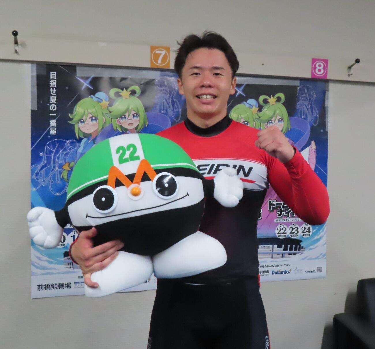 ガッツポーズで喜びを表す谷口遼平

