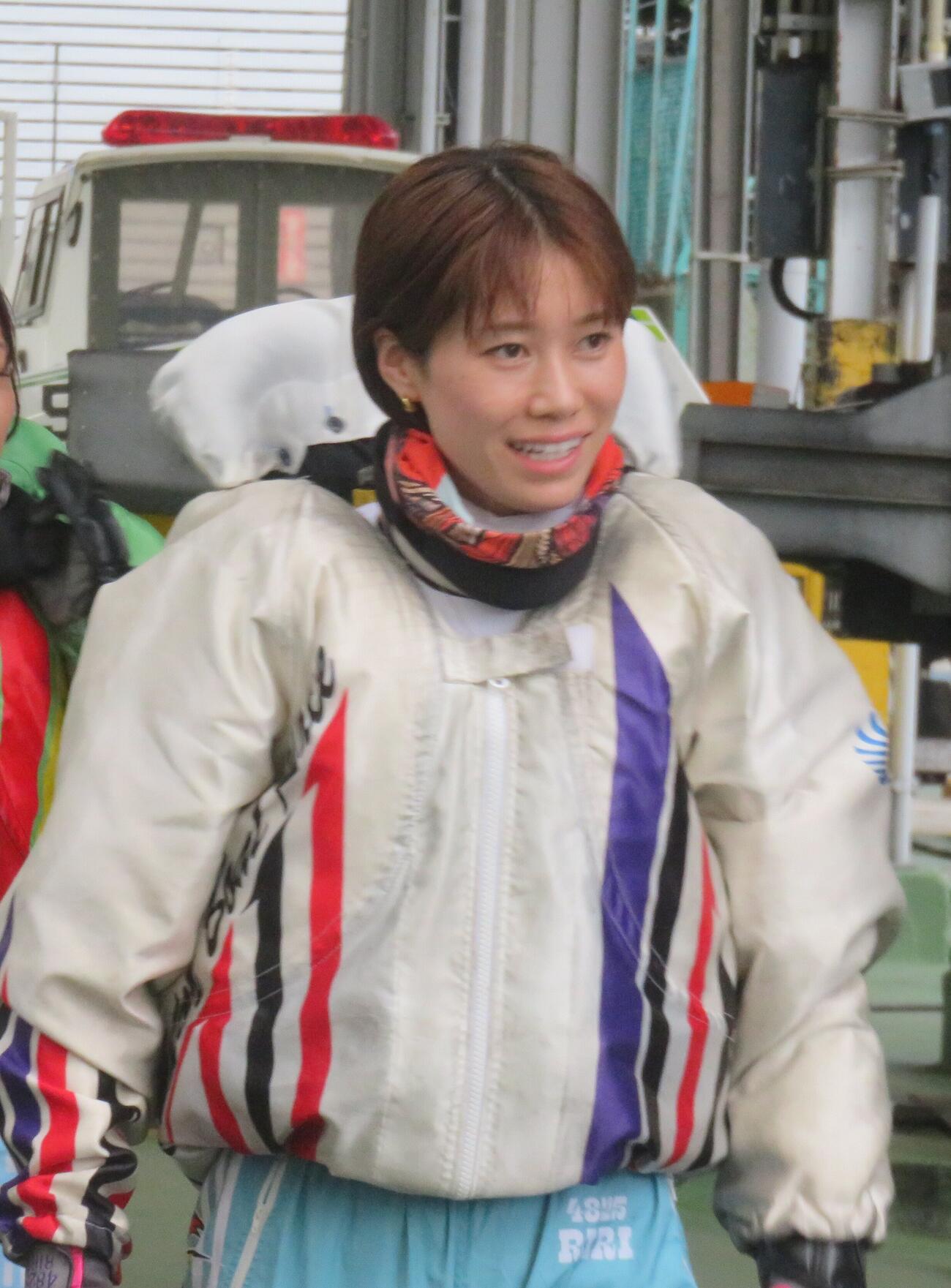 倉持莉々が12Rヴィーナスドリームを逃げ切り快勝