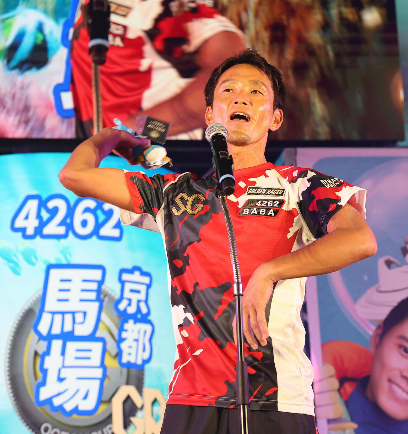 オープニングセレモニーに参加する馬場貴也（撮影・白石智彦）