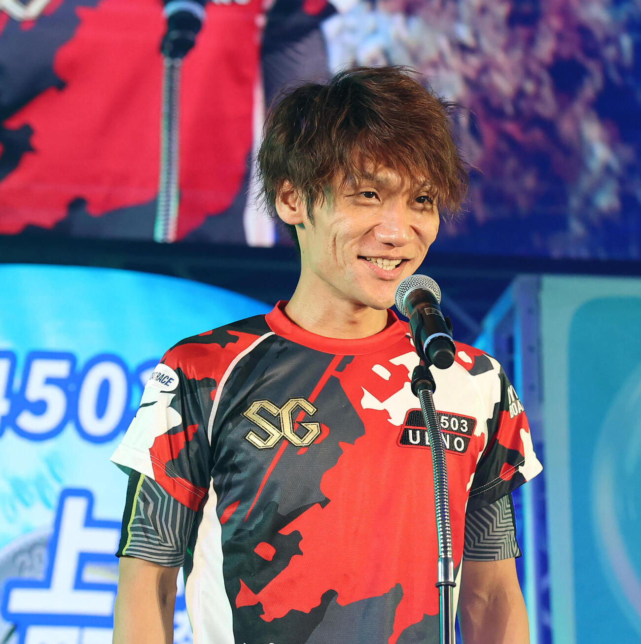 オープニングセレモニーに参加する上野真之介（撮影・白石智彦）