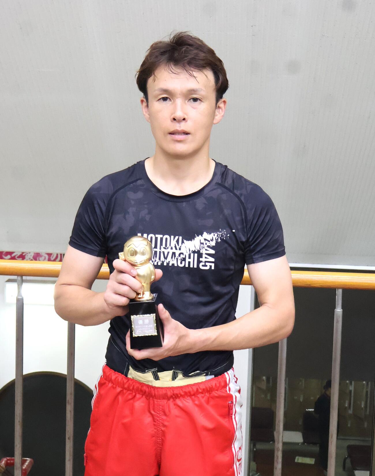 逃げて今年3度目の優勝を飾った宮地元輝