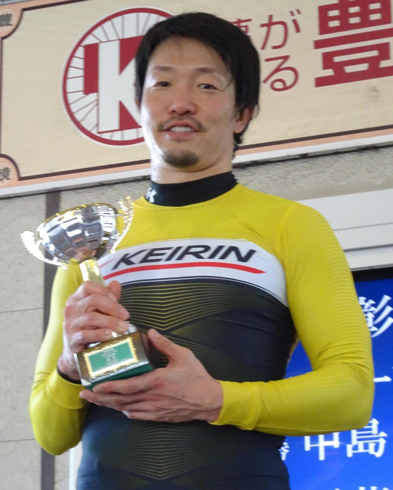 近藤隆司が逃げ切りで今期初Vを飾った