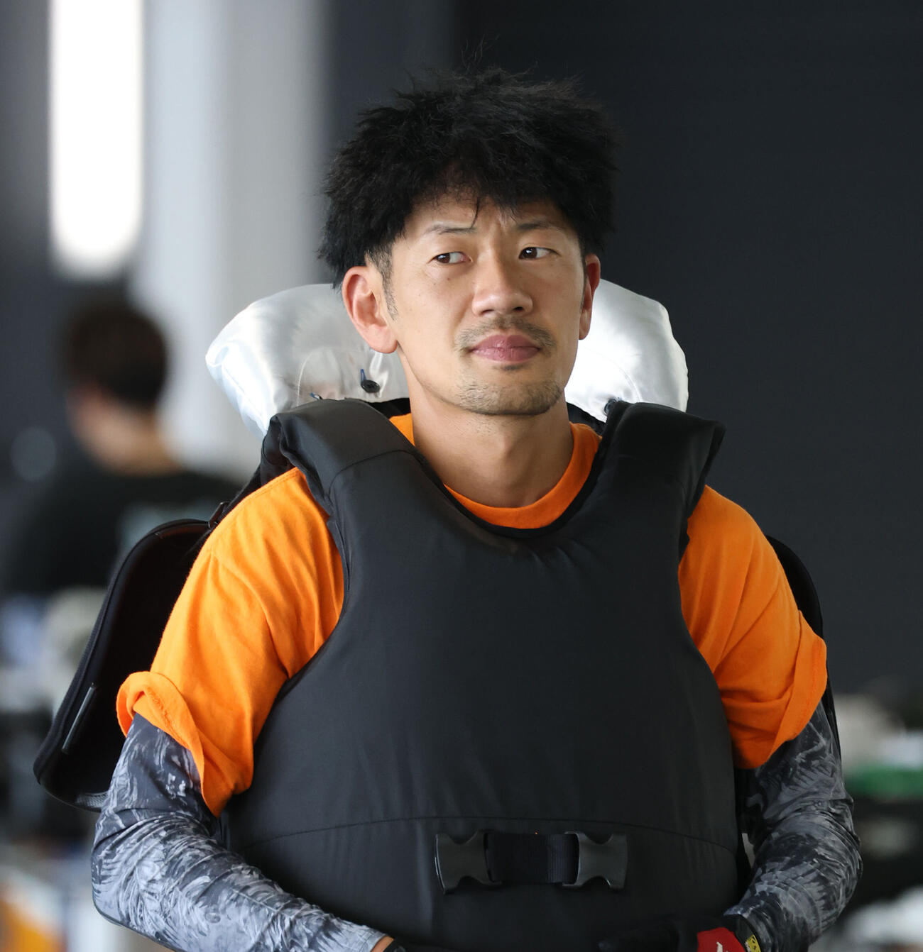 重木輝彦は57号機にホットな調整を施す（撮影・白石智彦）