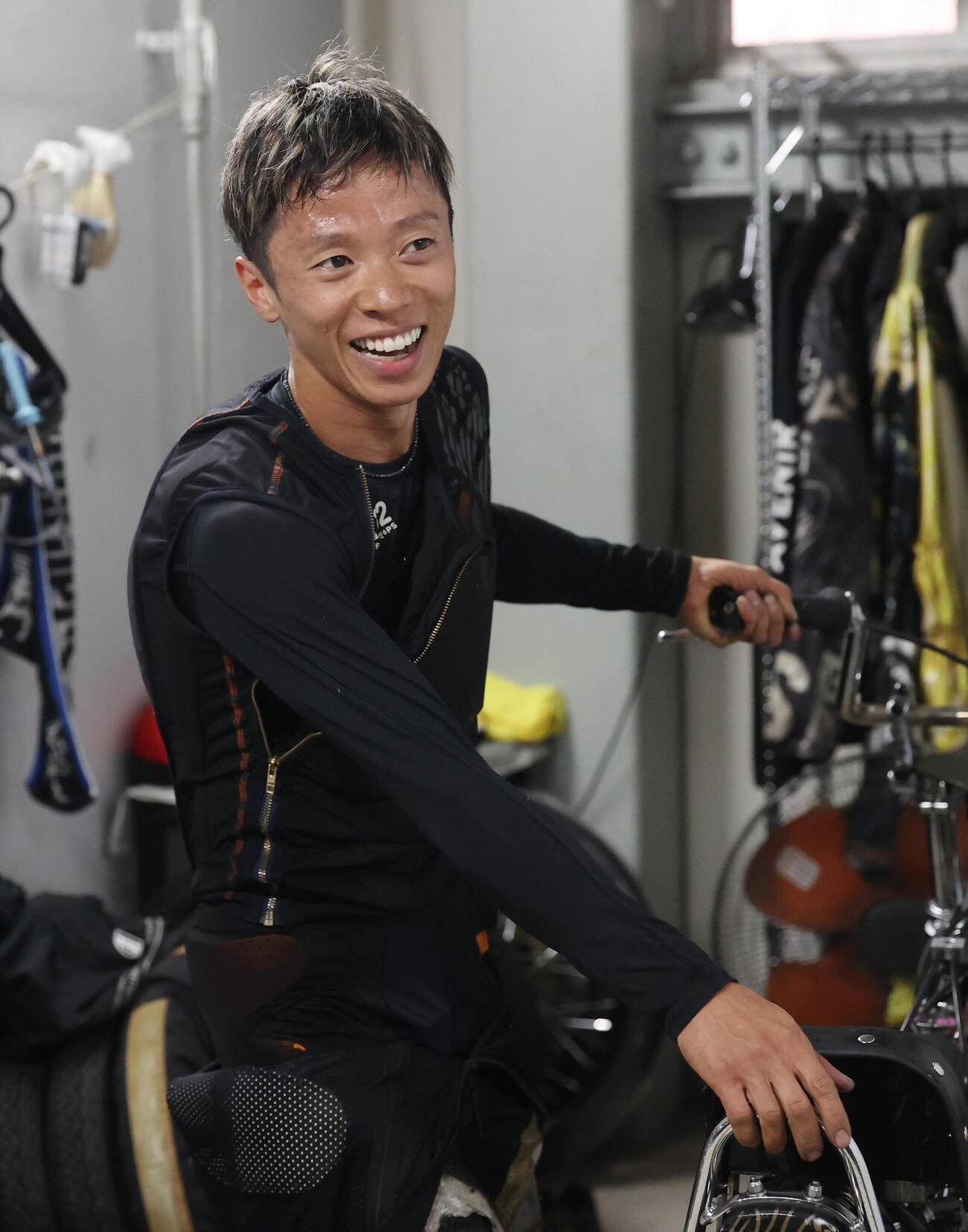 最終予選11Rで3着の小林瑞季は笑顔を見せる（撮影・柴田隆二）