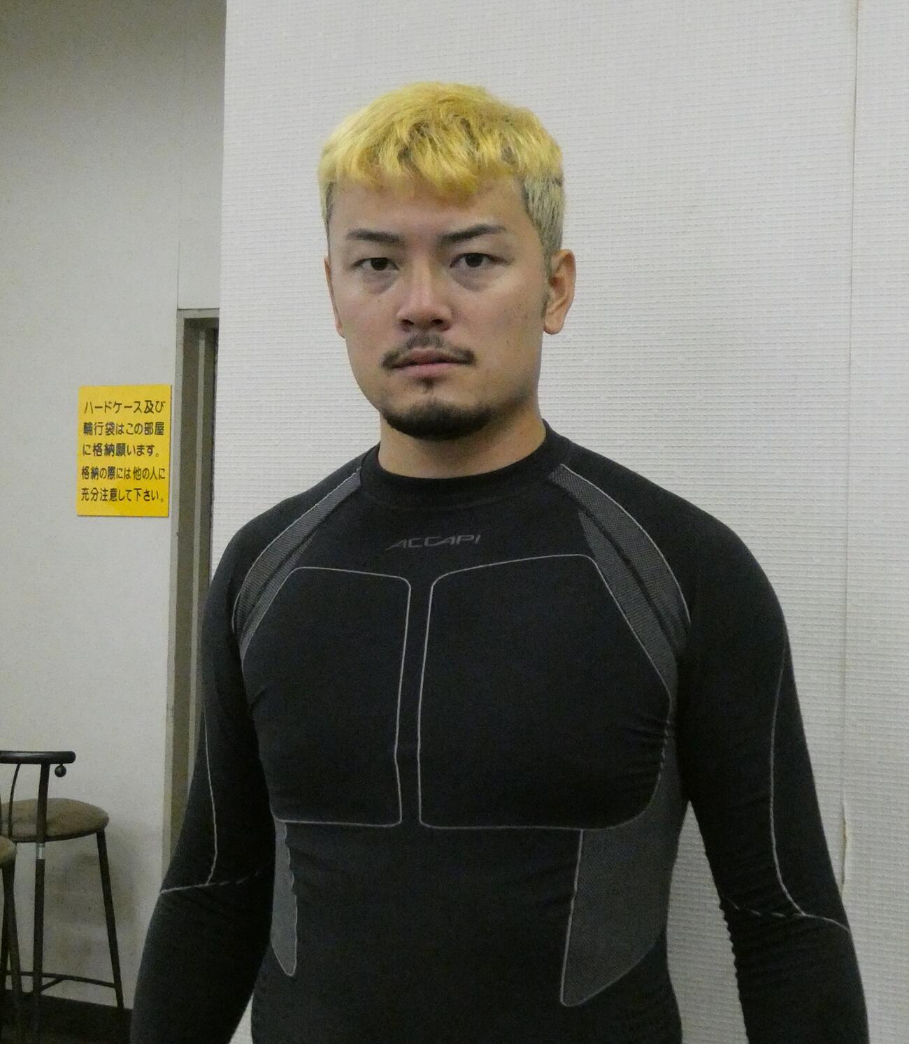 近藤雄太がうまさとパワーを駆使して混戦を抜け出す