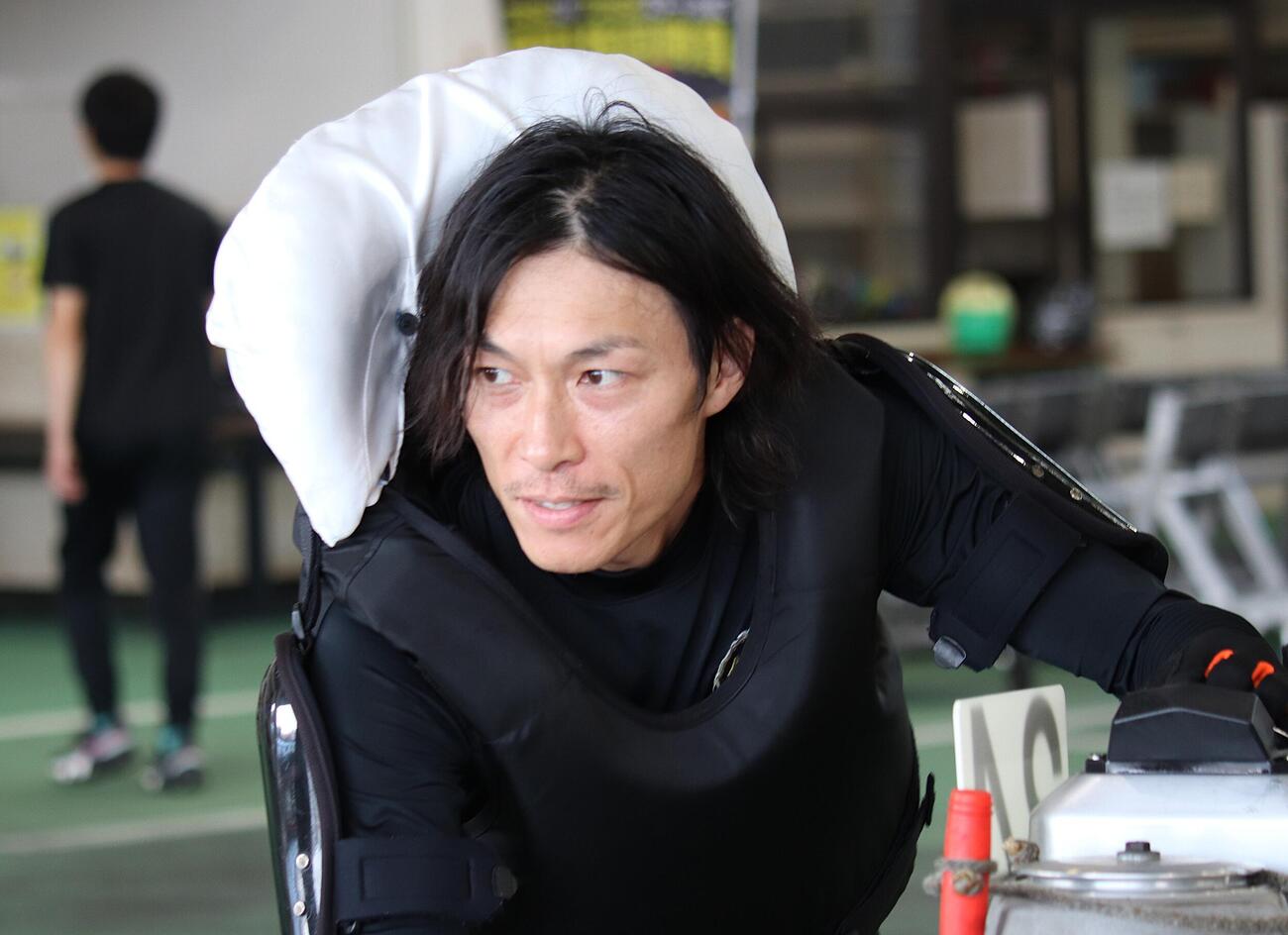 鈴木勝博が首位通過を目指す