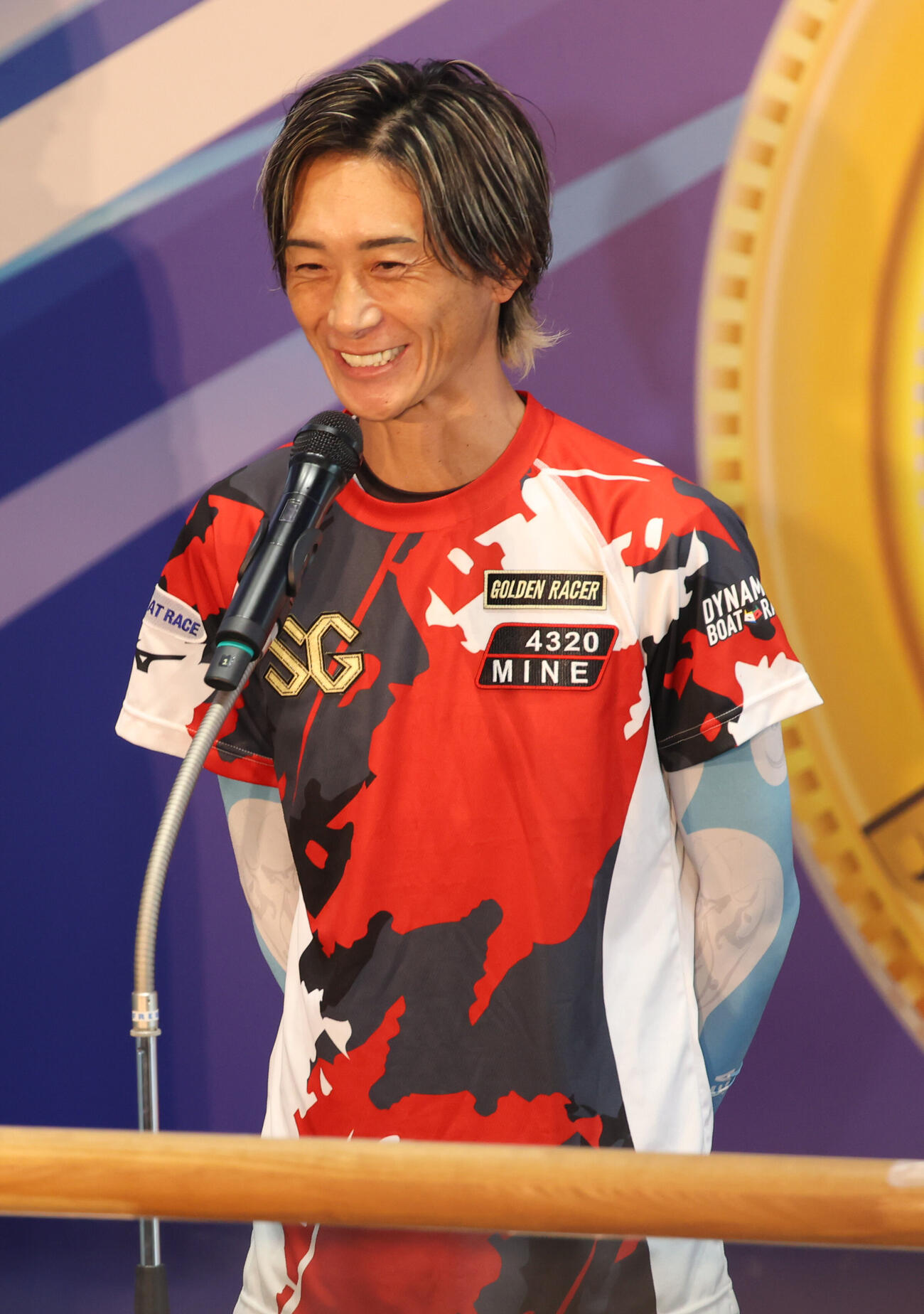 公開優出インタビューに登場した峰竜太