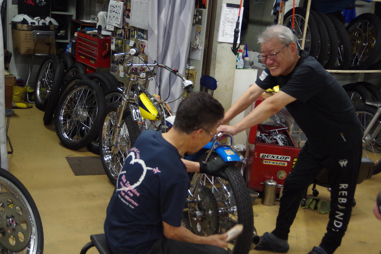 鈴木清市（右）と篠崎実