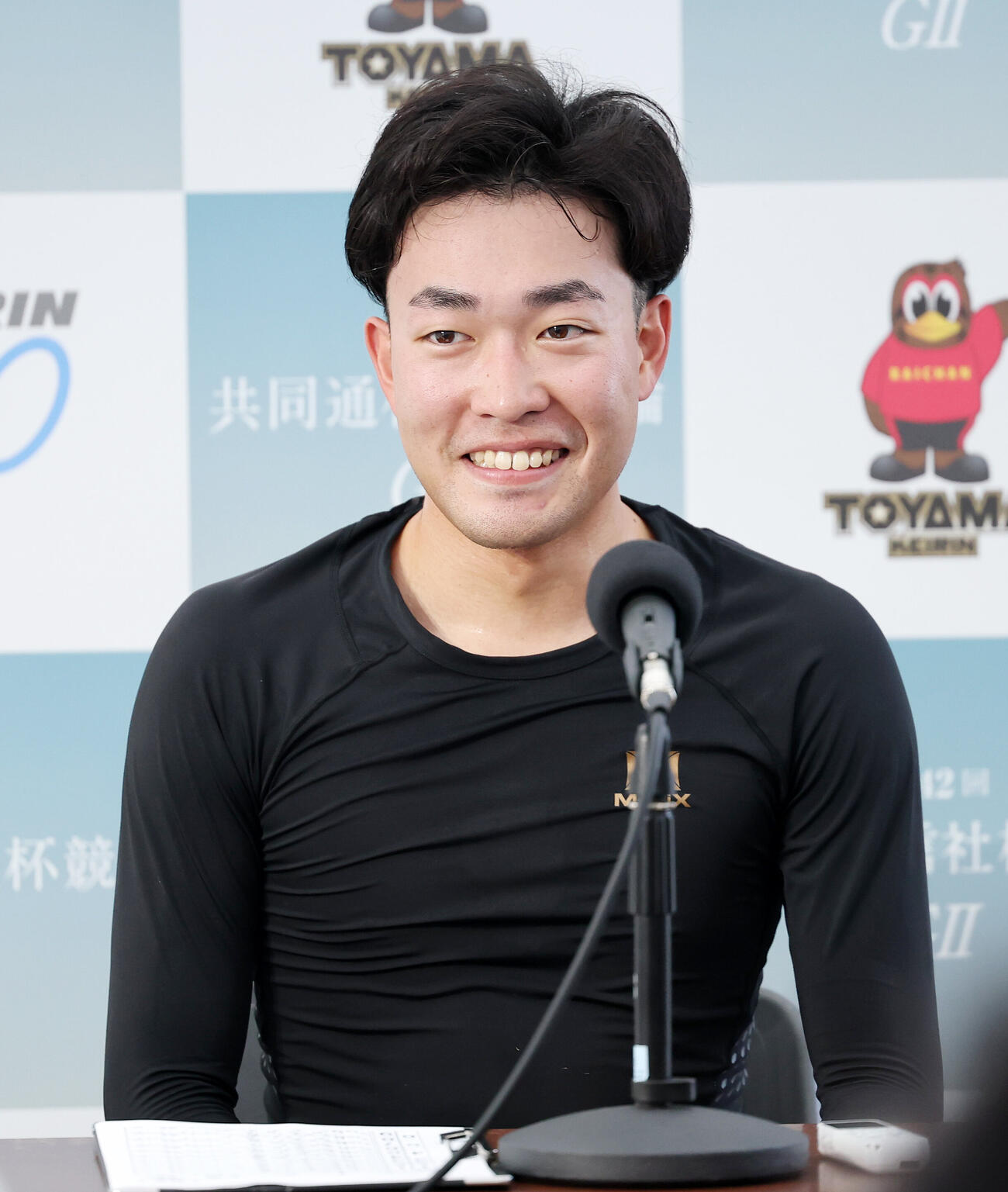 笑顔を見せる小堀敢太（撮影・鈴木正人）