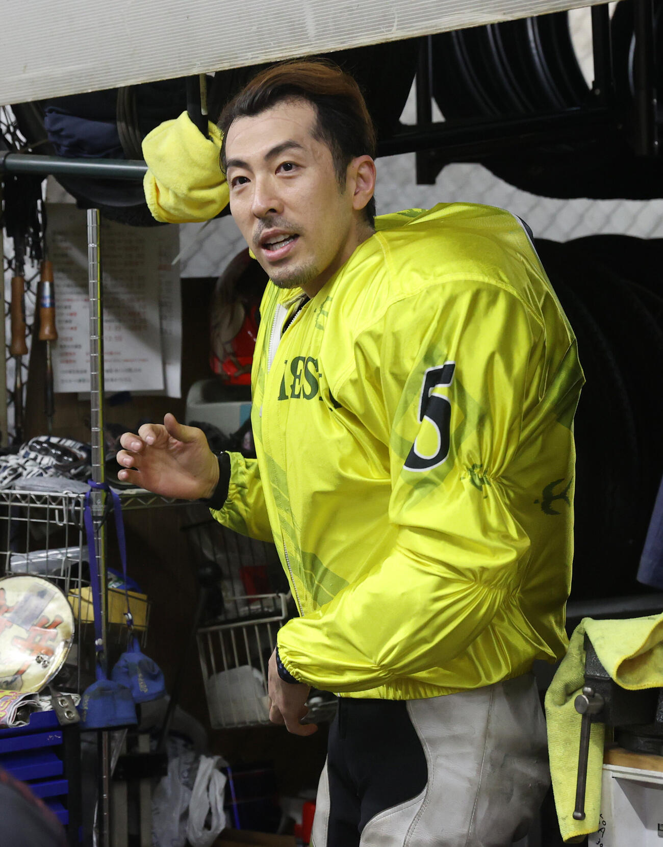 予選3Rで1着の新井恵匠（撮影・柴田隆二）