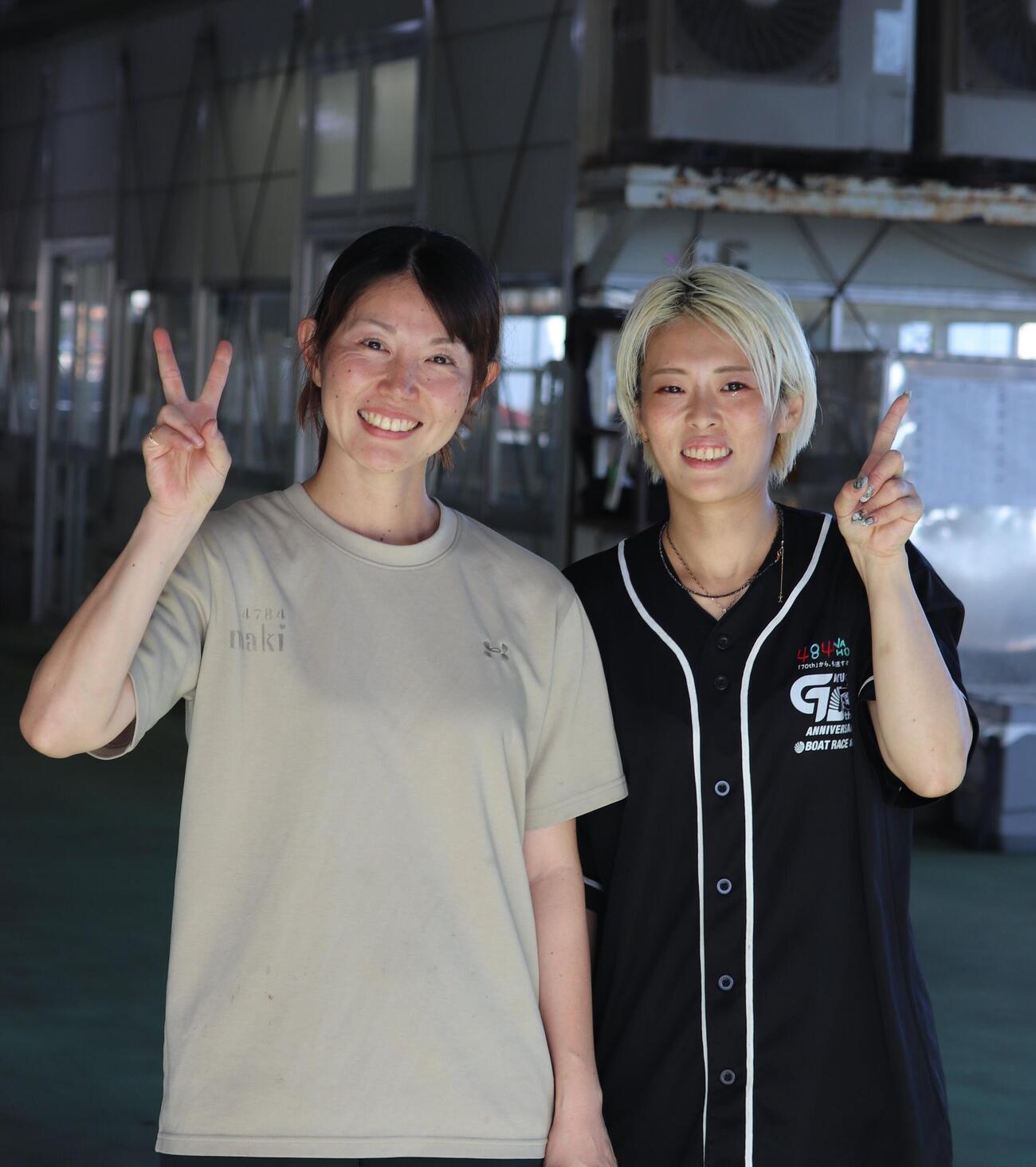村上奈穂（右）が向井田真紀と地元ワンツーを決めて準優進出を決めた