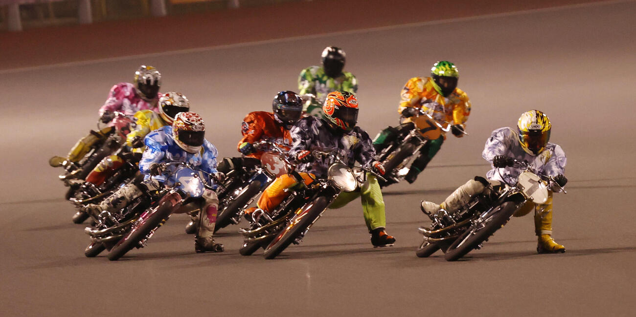 準決勝戦9R、1着早川清太郎＜1＞、2着佐藤摩弥＜4＞、3着松本康＜3＞（撮影・柴田隆二）