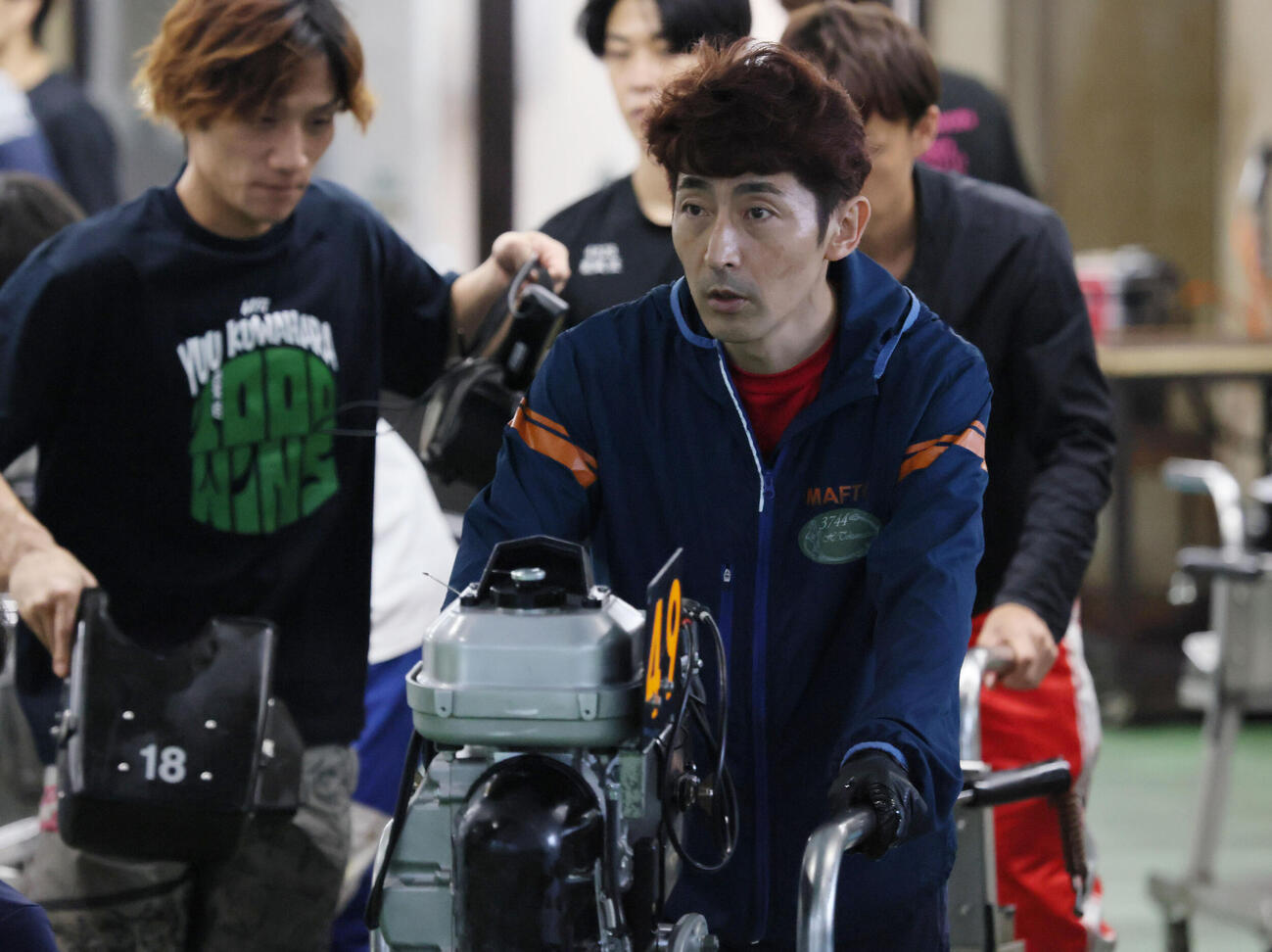 徳増秀樹がバランスを求めて好スタートを決める（撮影・加藤孝規）