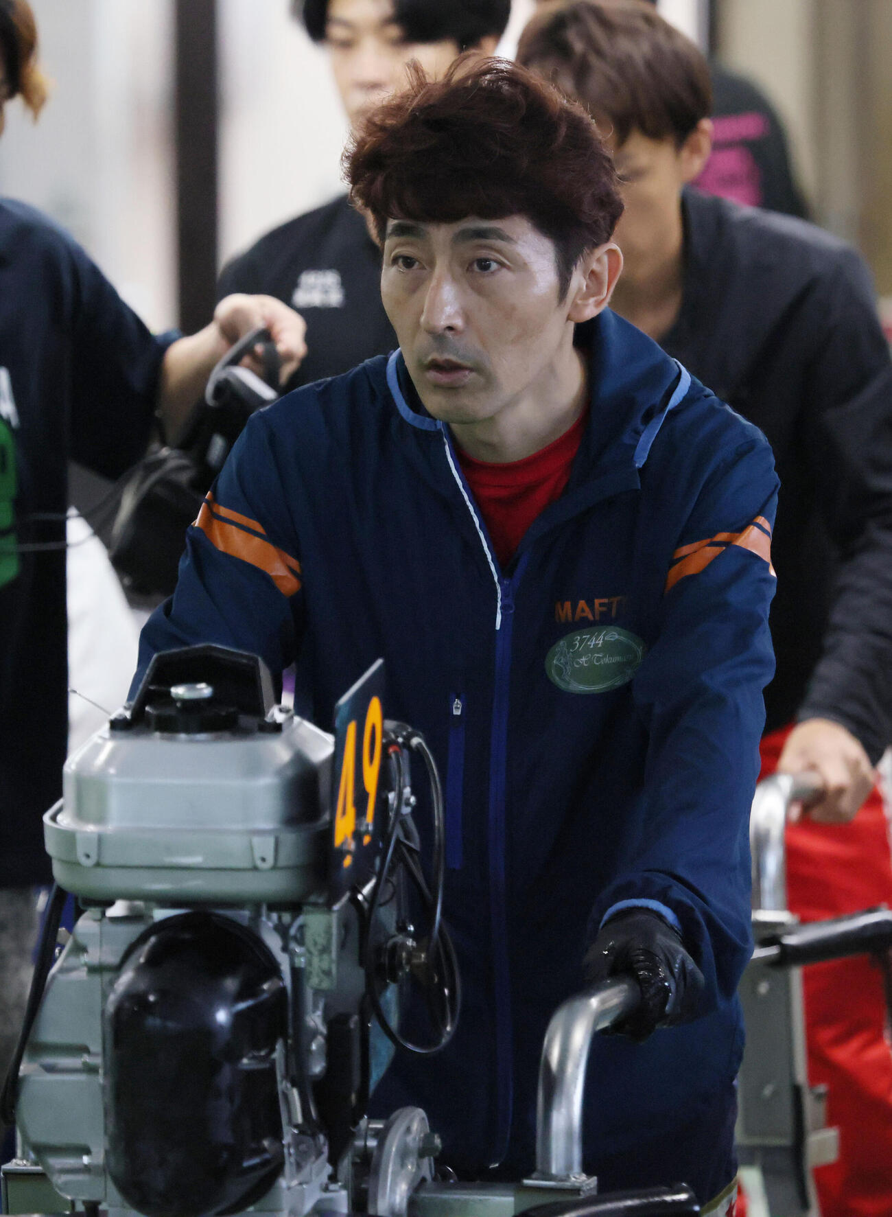 徳増秀樹が1着で滑り出して勢いを加速している
