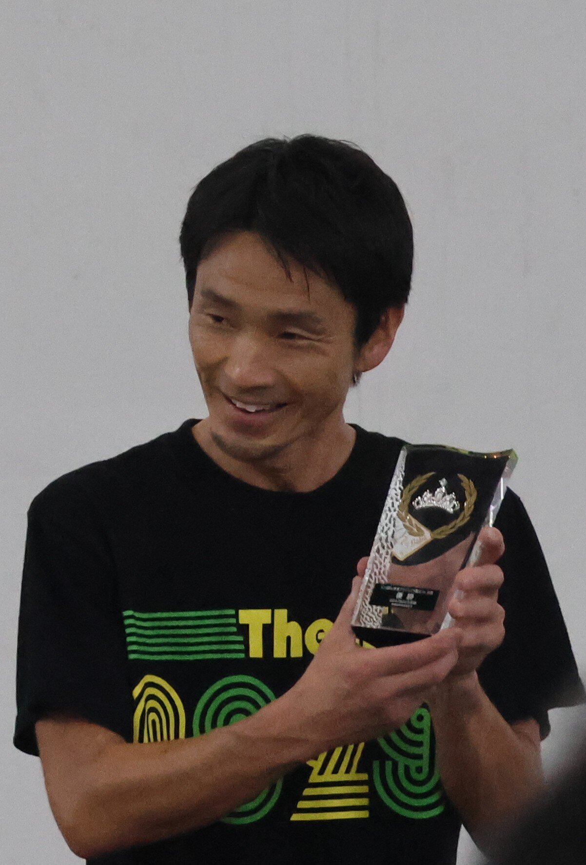 優勝戦は馬場貴也が貫禄のV。優勝カップを手にした（撮影・北條直治）