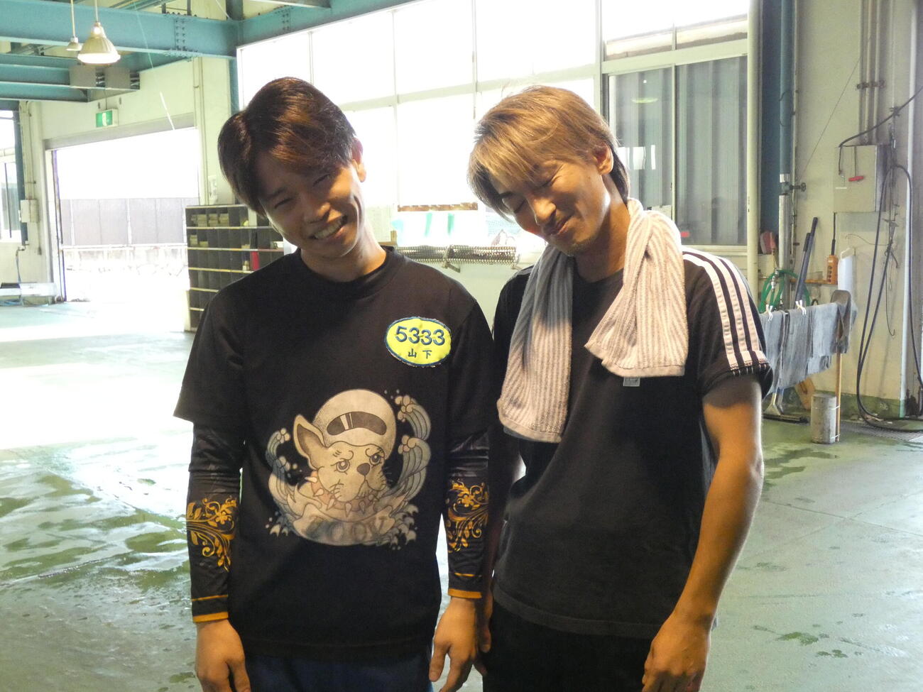 山下智己（左）と中越博紀のツーショット