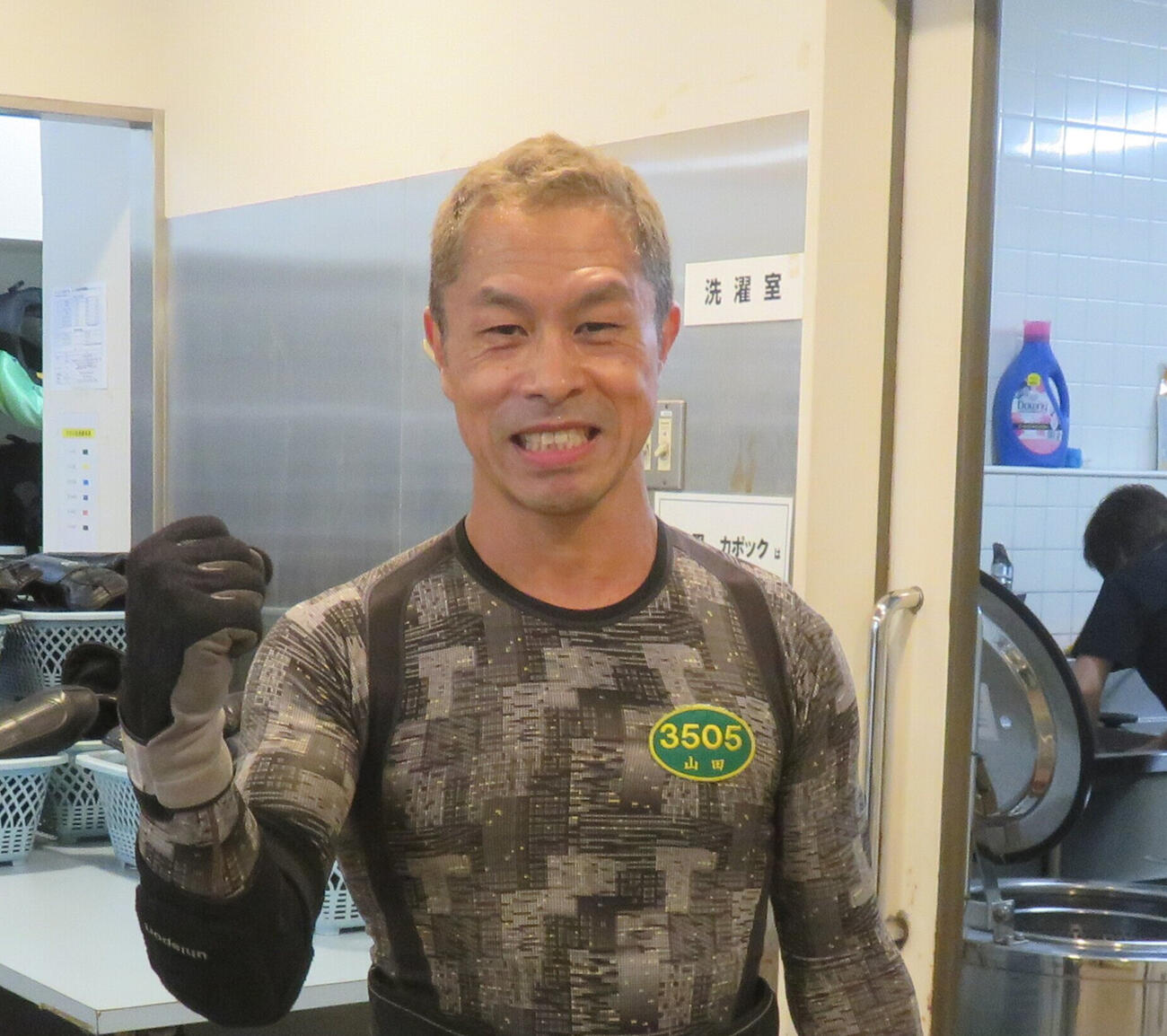 豪快にまくって優勝した山田竜一は喜びのガッツポーズ