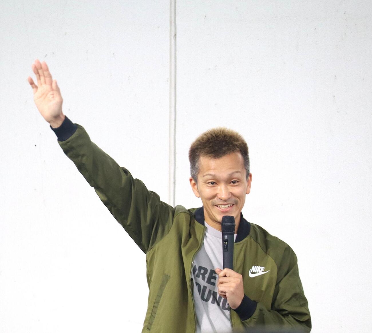 西山貴浩のトークショーが開催された