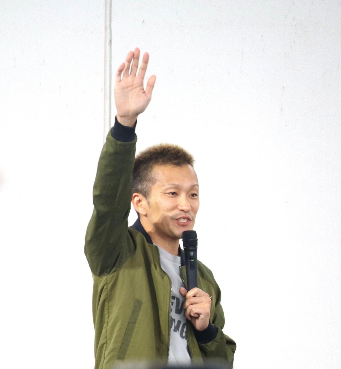 西山貴浩のトークショーが開催された