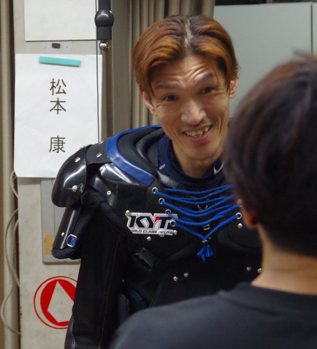 松本康が川口の消音マフラーを攻略し、Vを狙う
