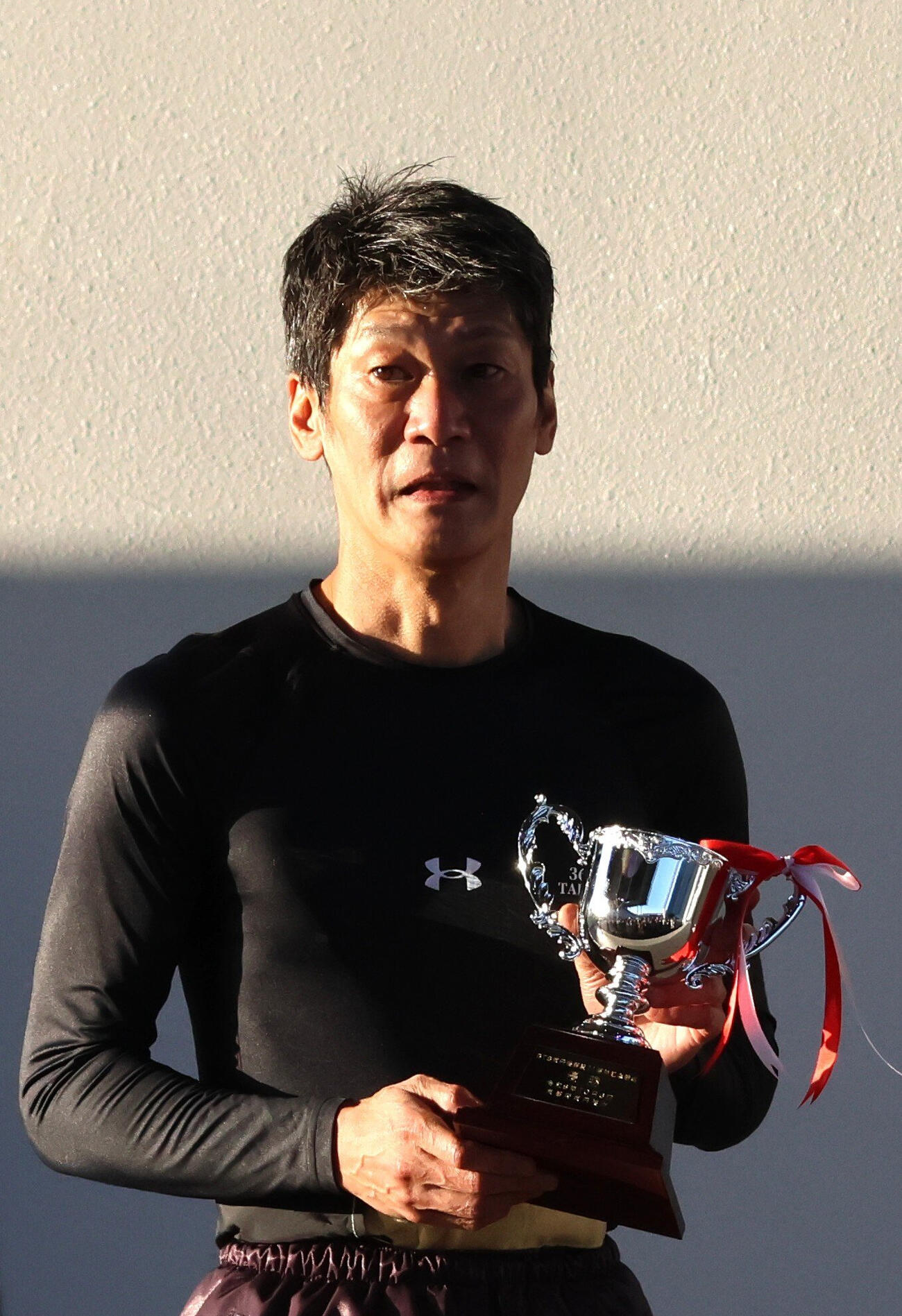 優勝戦は武田光史が他艇の攻撃を許さず逃げ切りV。優勝カップを手にした（撮影・北條直治）