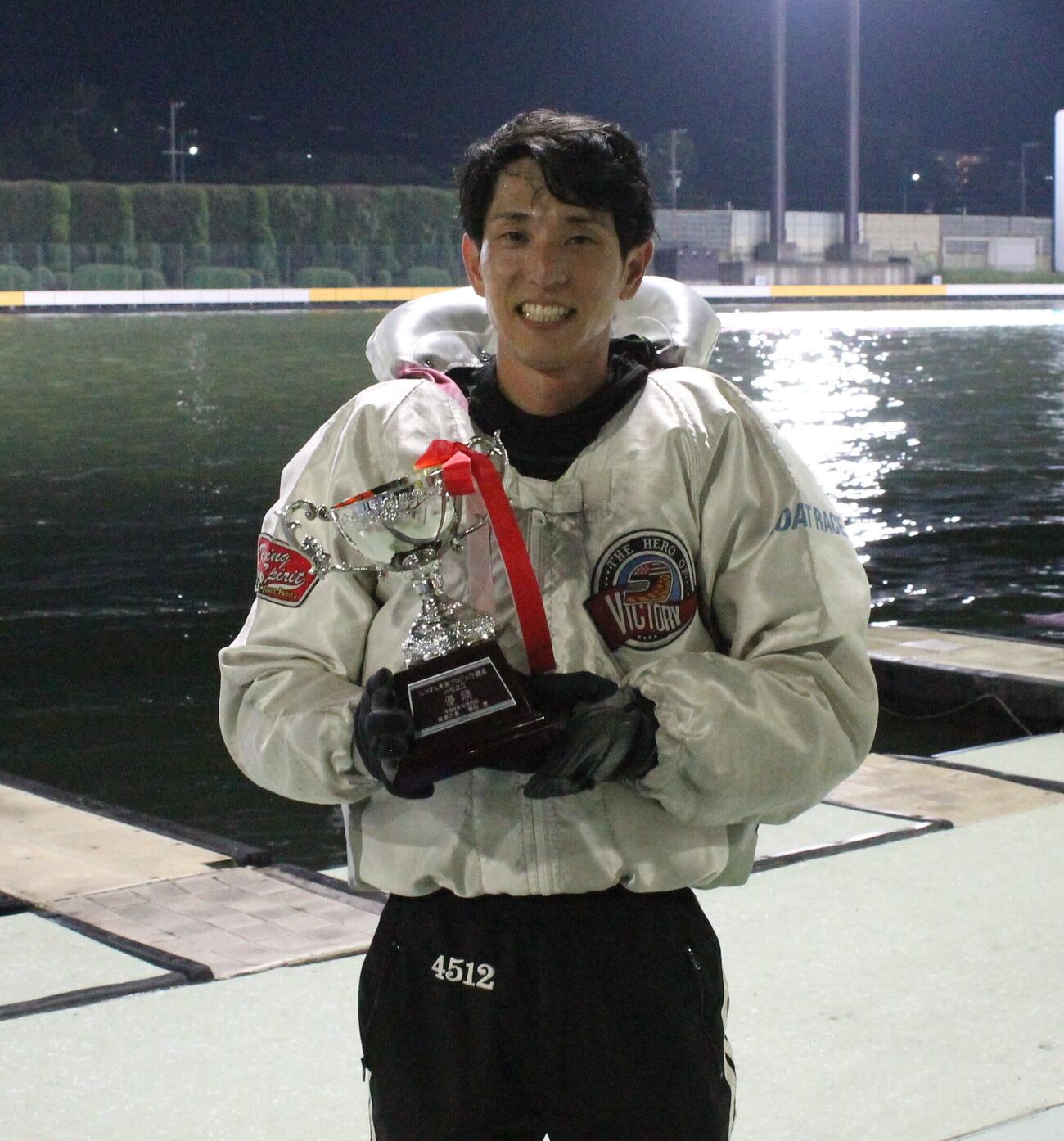 17年以来の当地4度目の優勝を飾った高野哲史