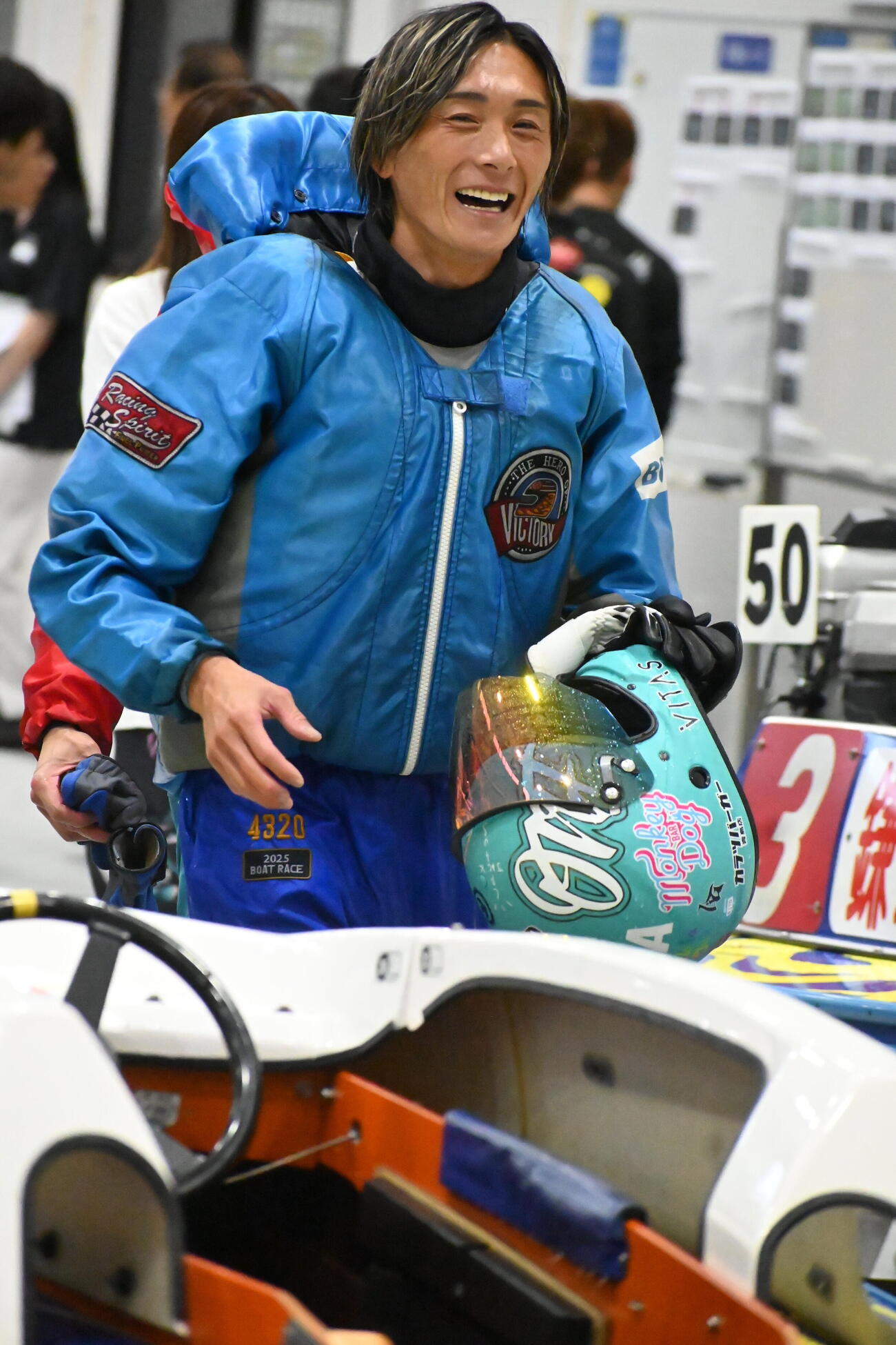 予選トップ通過を決めた峰竜太